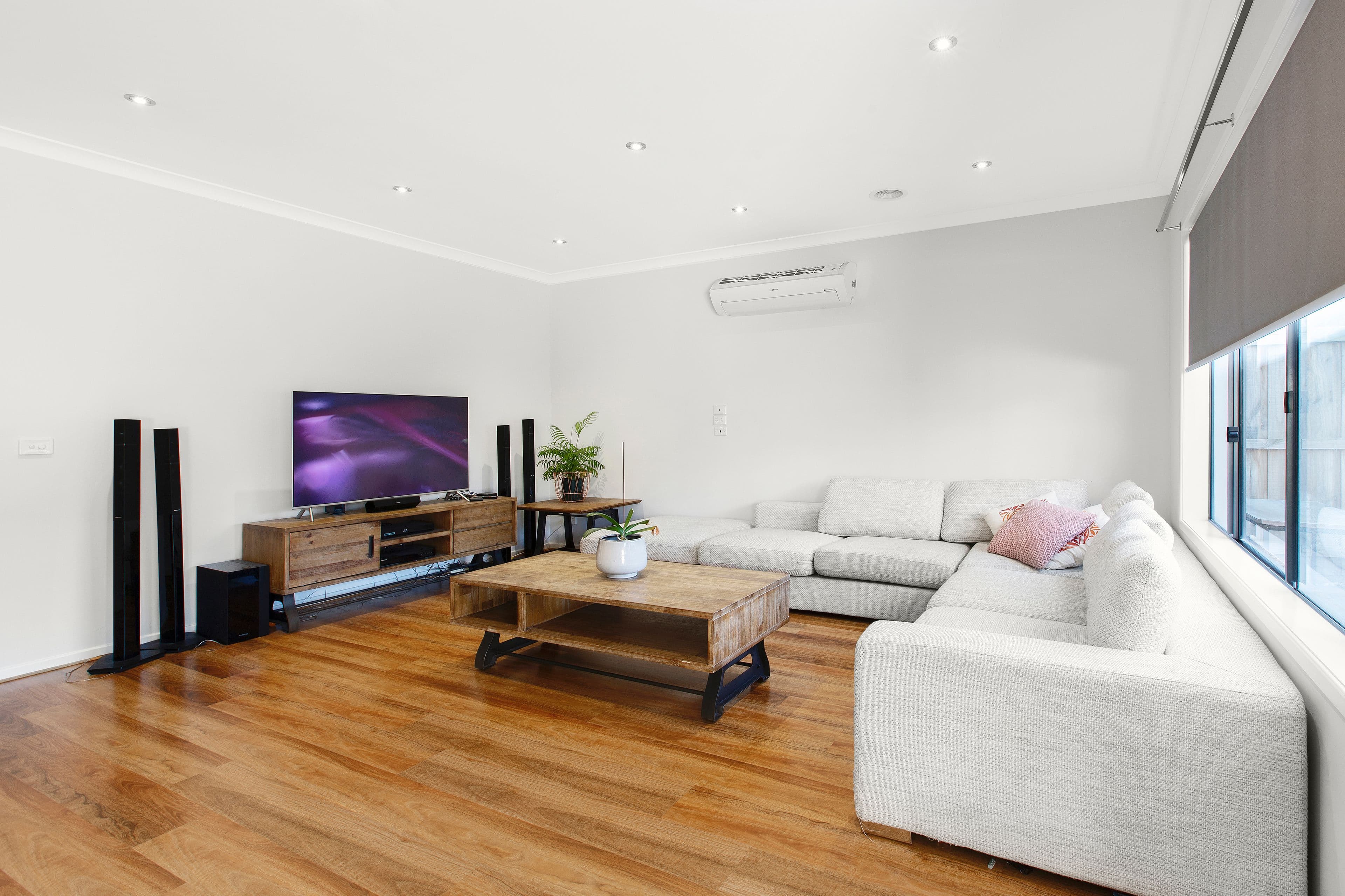 17 Brightstone Drive, Clyde North VIC 3978, Clyde North - Thumbnail 2