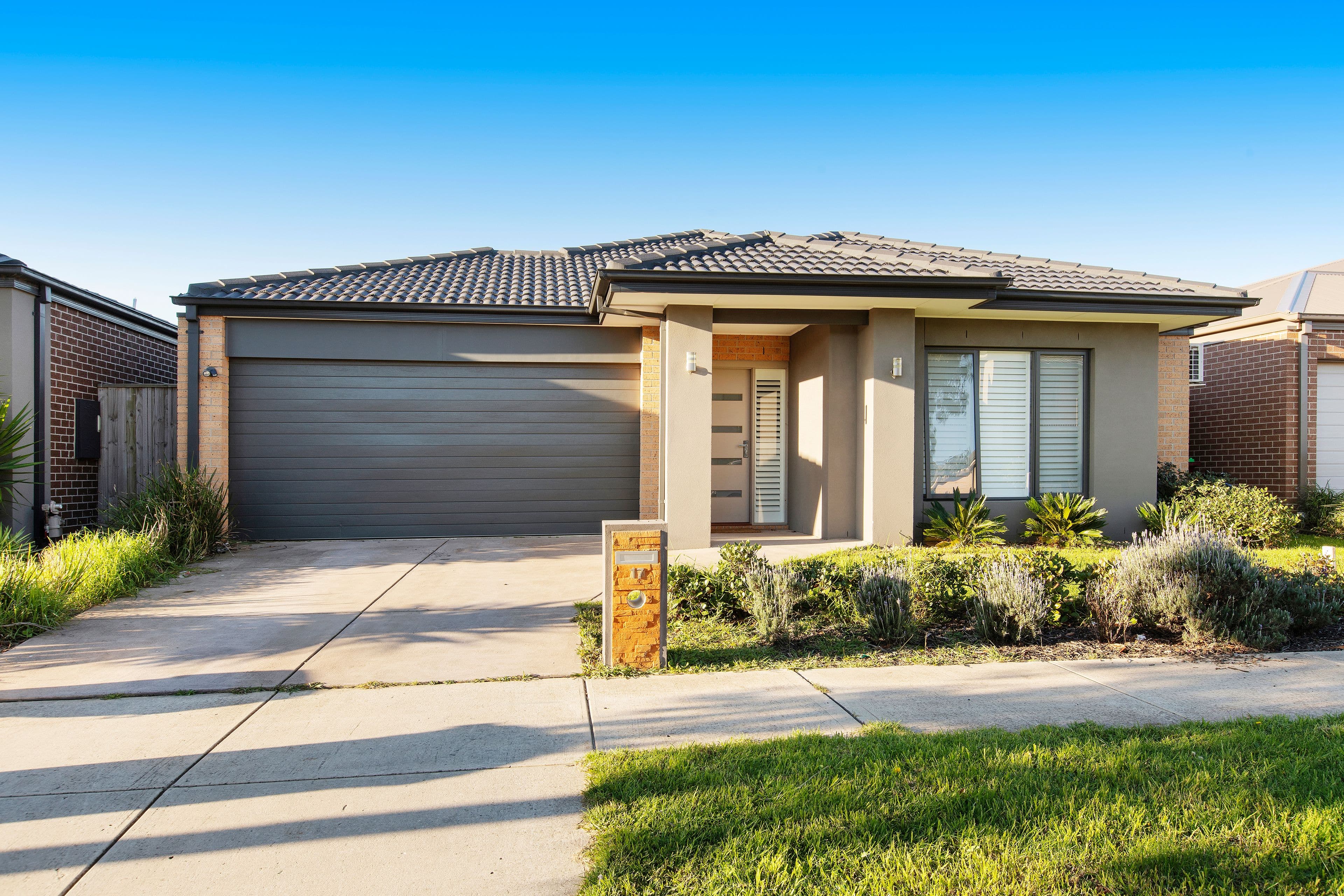 17 Brightstone Drive, Clyde North VIC 3978, Clyde North - Thumbnail 4