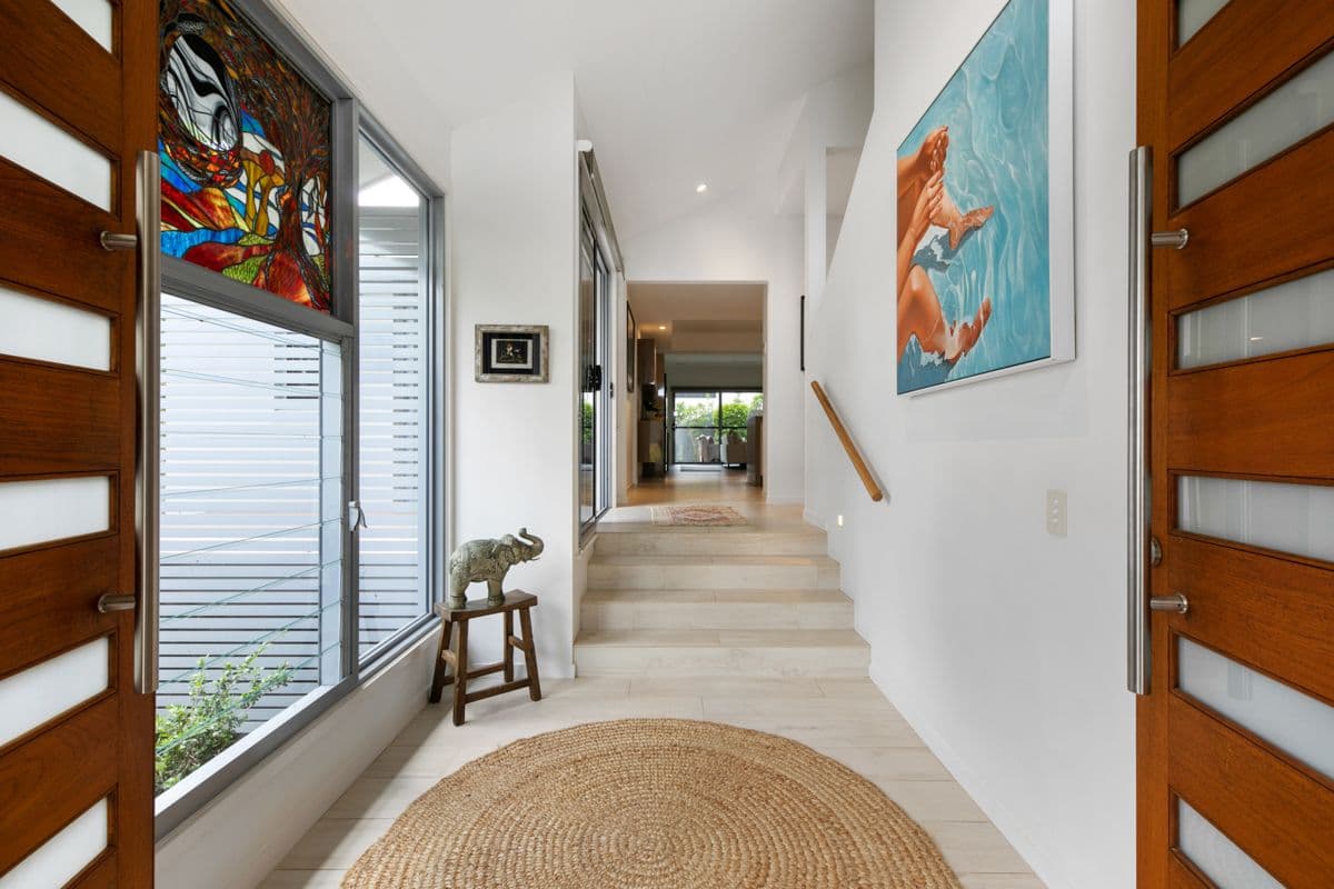 186 Cliveden Avenue, Corinda QLD 4075, Corinda - Thumbnail 2