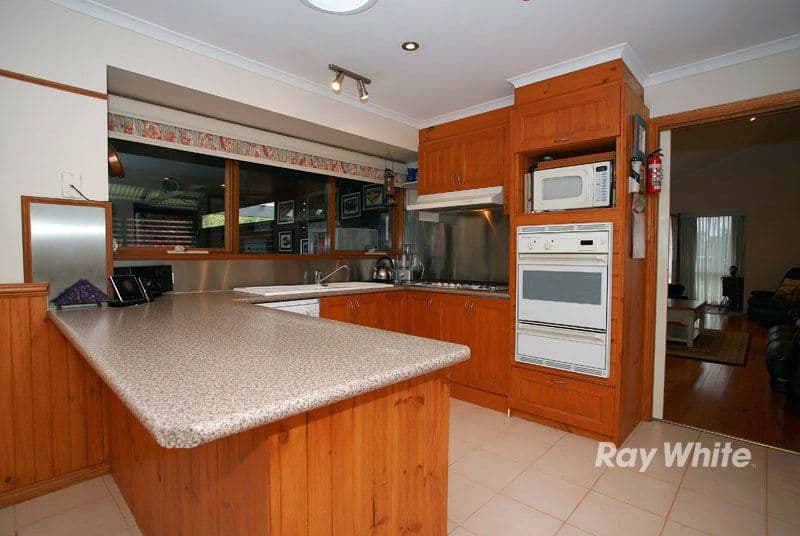 24 Kurrajong Court, CRANBOURNE VIC 3977, Cranbourne North - Thumbnail 3