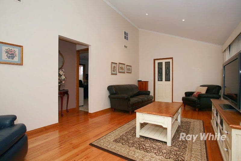 24 Kurrajong Court, CRANBOURNE VIC 3977, Cranbourne North - Thumbnail 7