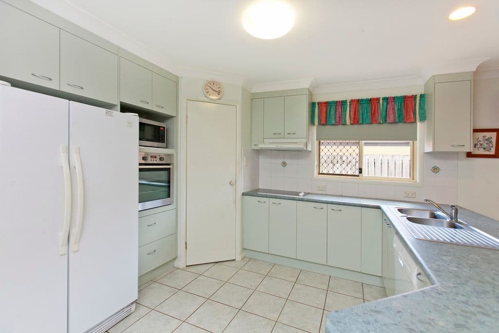 26 Schonrock Street, WELLINGTON POINT QLD 4160, Wellington Point - Thumbnail 3