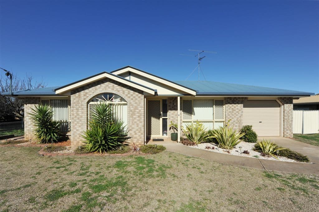 8 Gore Street, WESTBROOK QLD 4350, Westbrook - Image 1