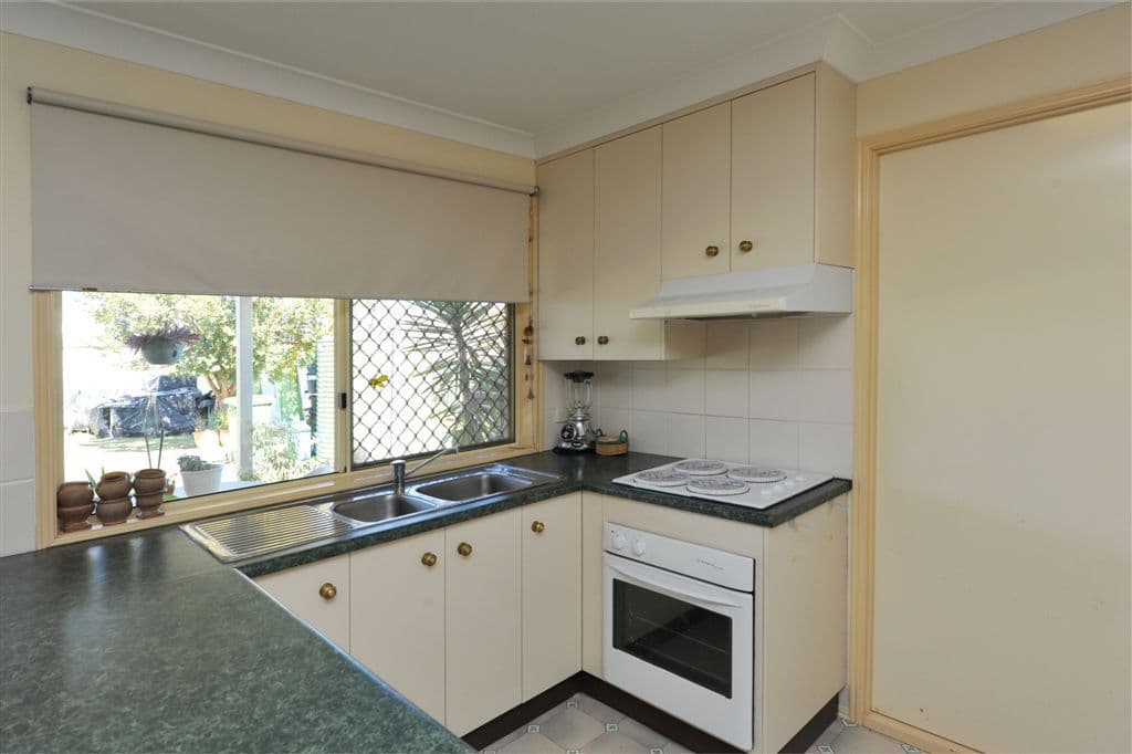 8 Gore Street, WESTBROOK QLD 4350, Westbrook - Thumbnail 4