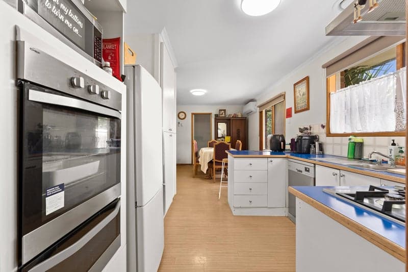 1 Lorraine Court, Pakenham - Thumbnail 5