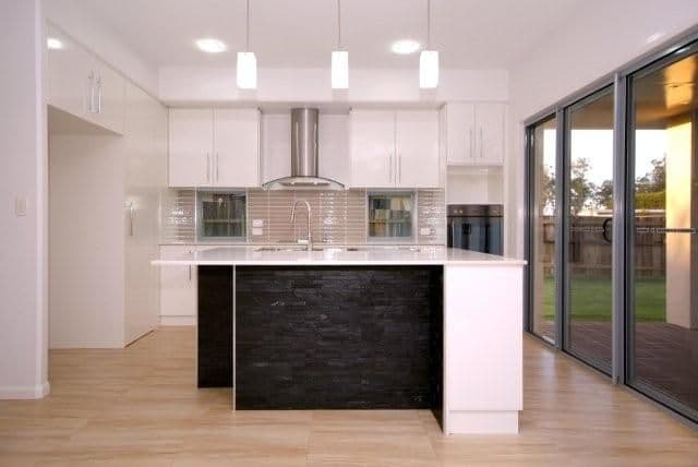 66 Wood Drive, MIDDLE RIDGE QLD 4350, Middle Ridge - Thumbnail 3