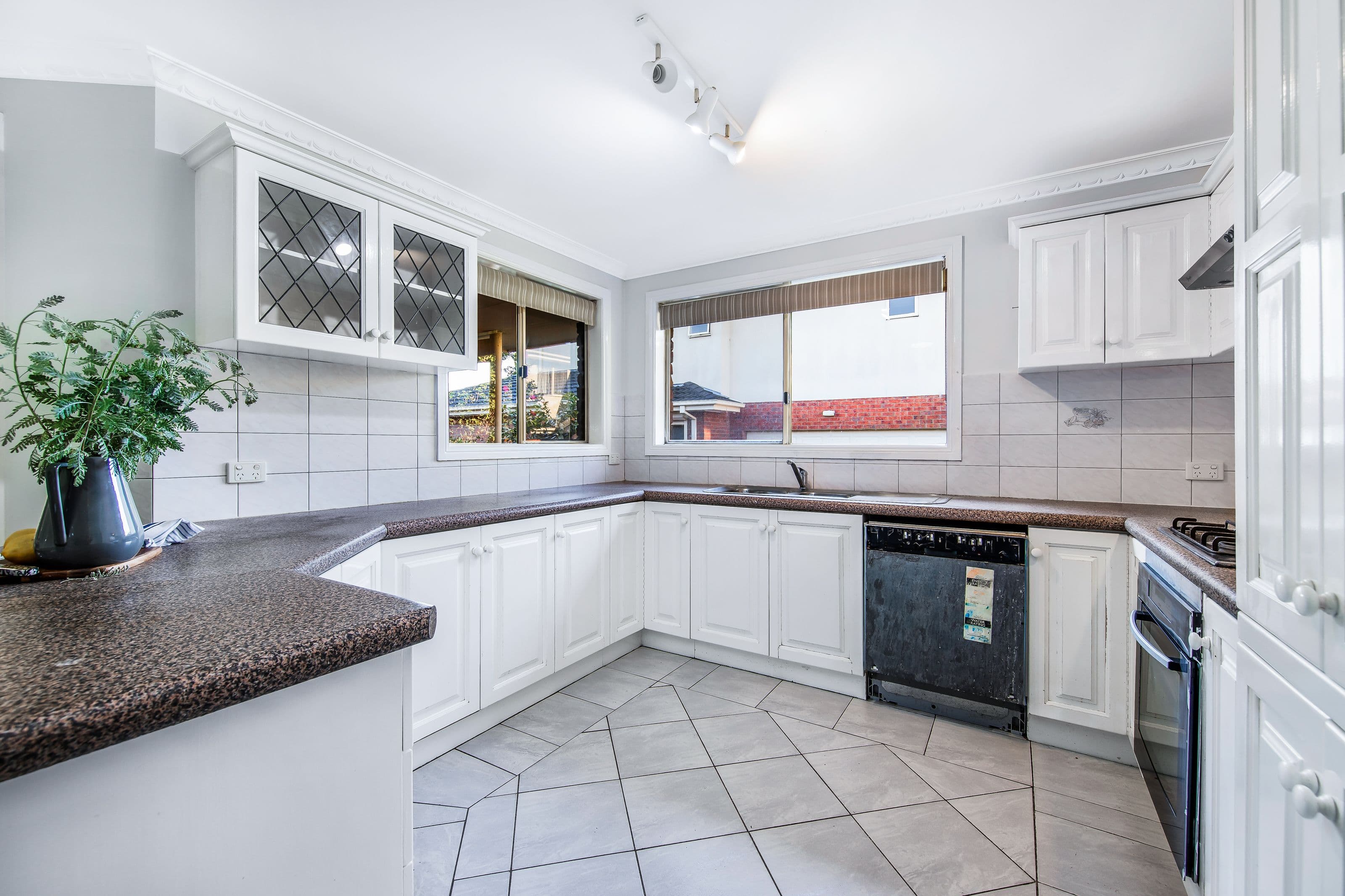 4 Myers Avenue, Glen Waverley VIC 3150, Glen Waverley - Thumbnail 5
