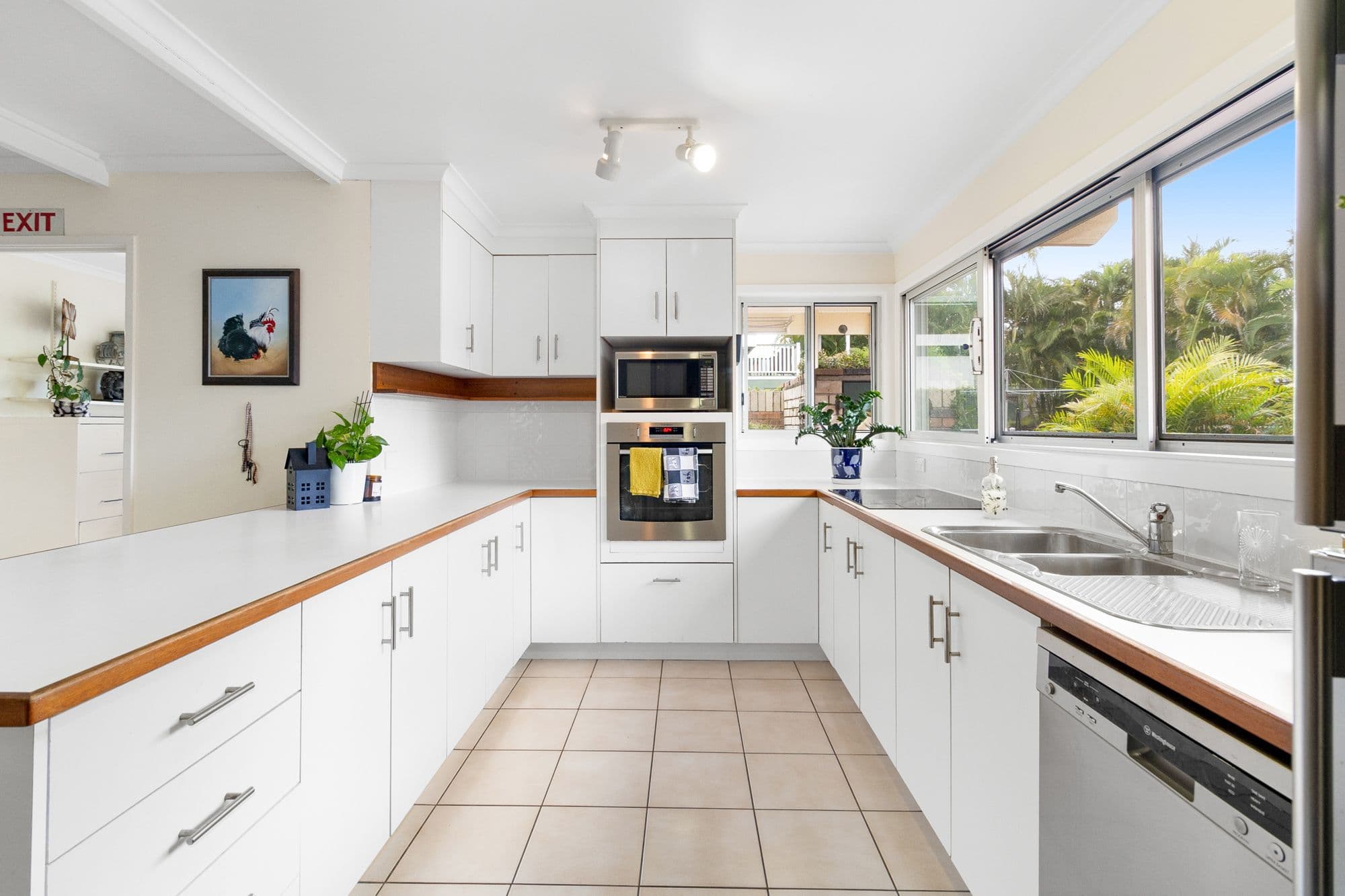 1060 Samford Road, Keperra QLD 4054, Keperra - Thumbnail 3