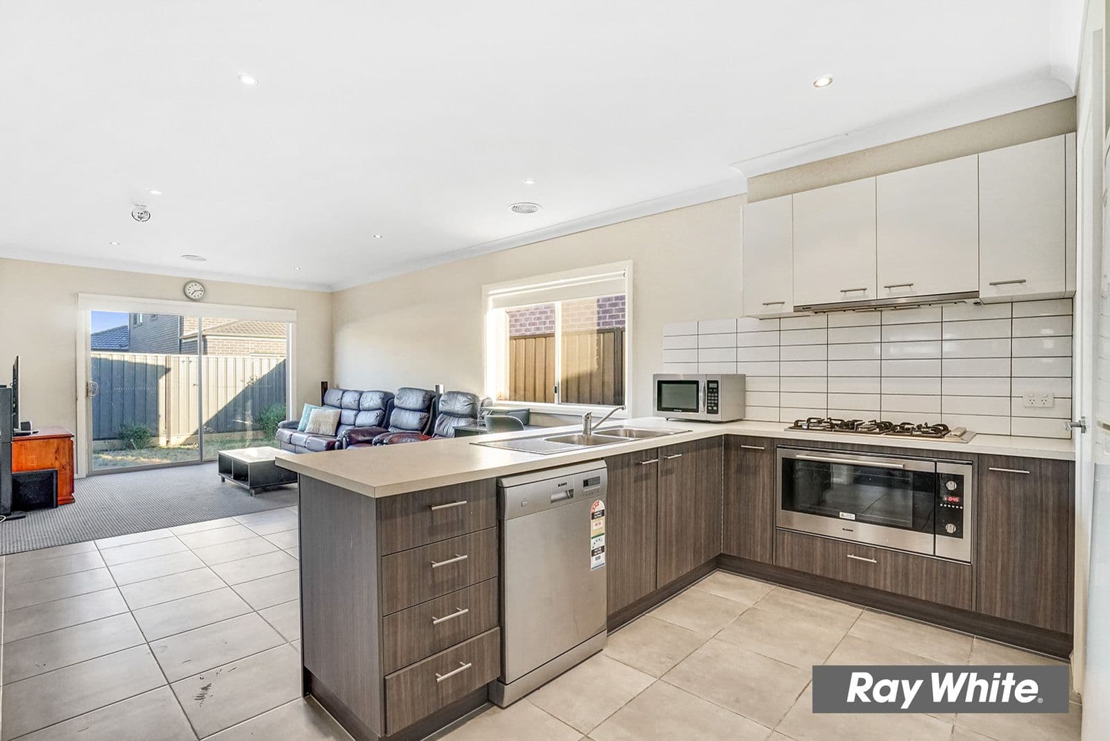 12 Barnsley Street, TRUGANINA VIC 3029, Truganina - Thumbnail 7