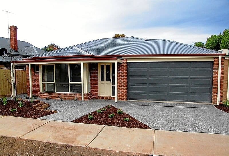 1/15 Millbank Street, Bacchus Marsh - Thumbnail 2