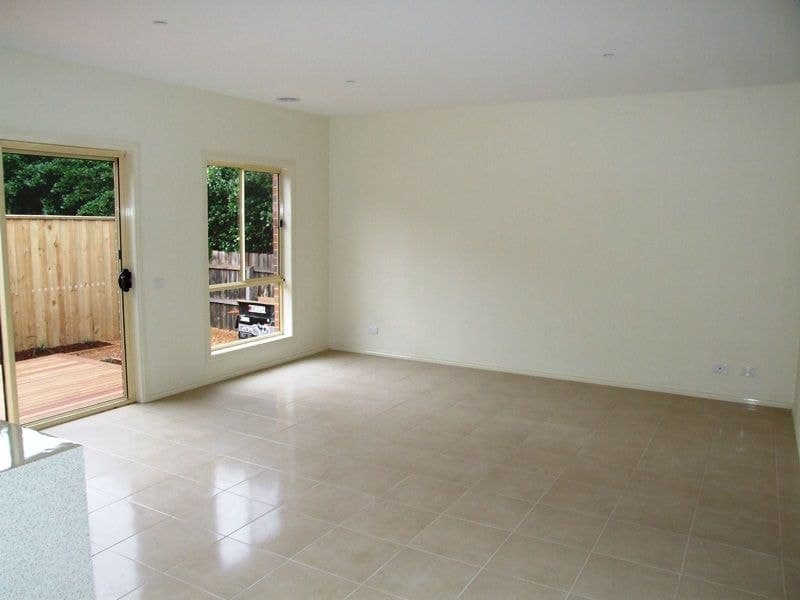 1/15 Millbank Street, Bacchus Marsh - Thumbnail 4