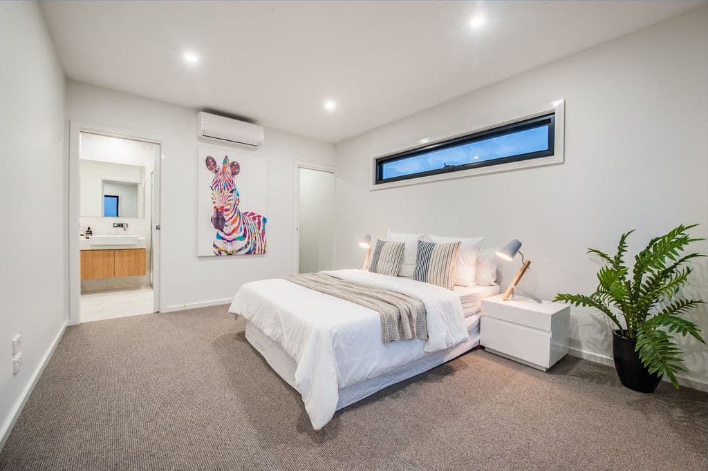 98 Liston Avenue, Reservoir VIC 3073, Reservoir - Thumbnail 6