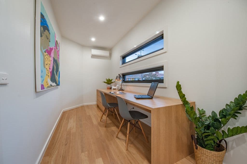 98 Liston Avenue, Reservoir VIC 3073, Reservoir - Thumbnail 8