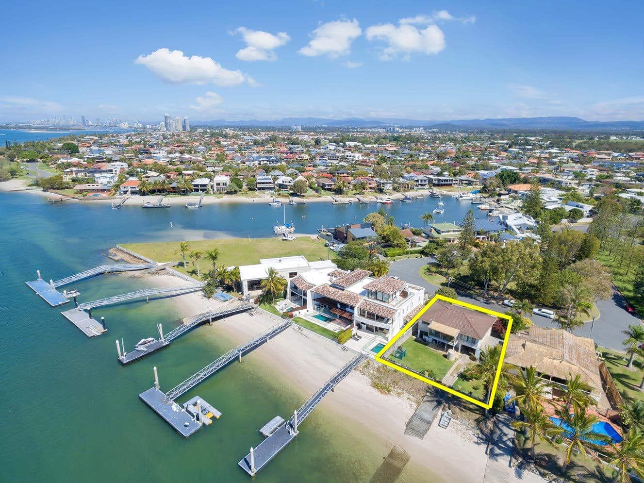 4 Poinsettia Avenue, Runaway Bay QLD 4216, Runaway Bay - Thumbnail 3