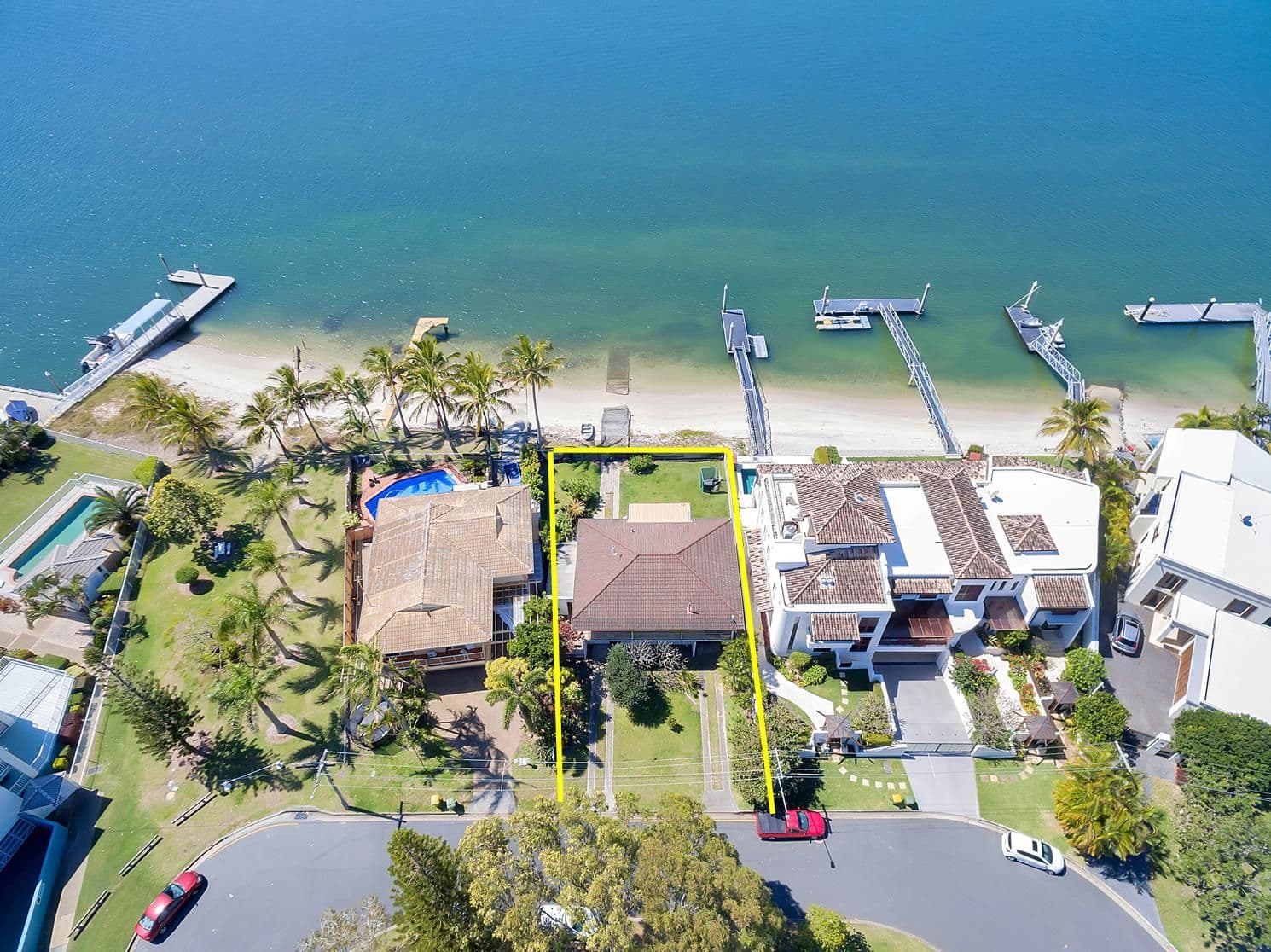 4 Poinsettia Avenue, Runaway Bay QLD 4216, Runaway Bay - Thumbnail 6
