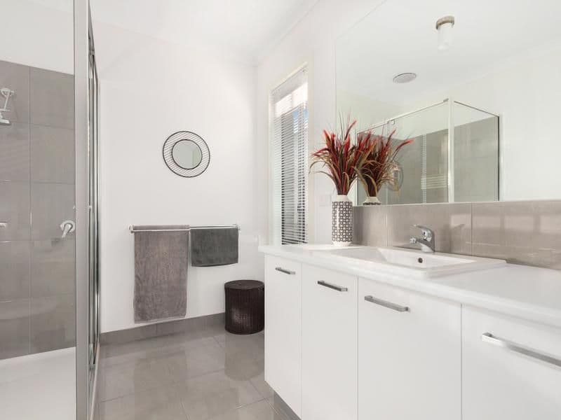 17 Golden Avenue, Warragul VIC 3820, Warragul - Thumbnail 6