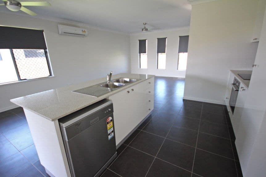 12 Reef Drive, Sarina QLD 4737, Sarina - Thumbnail 3