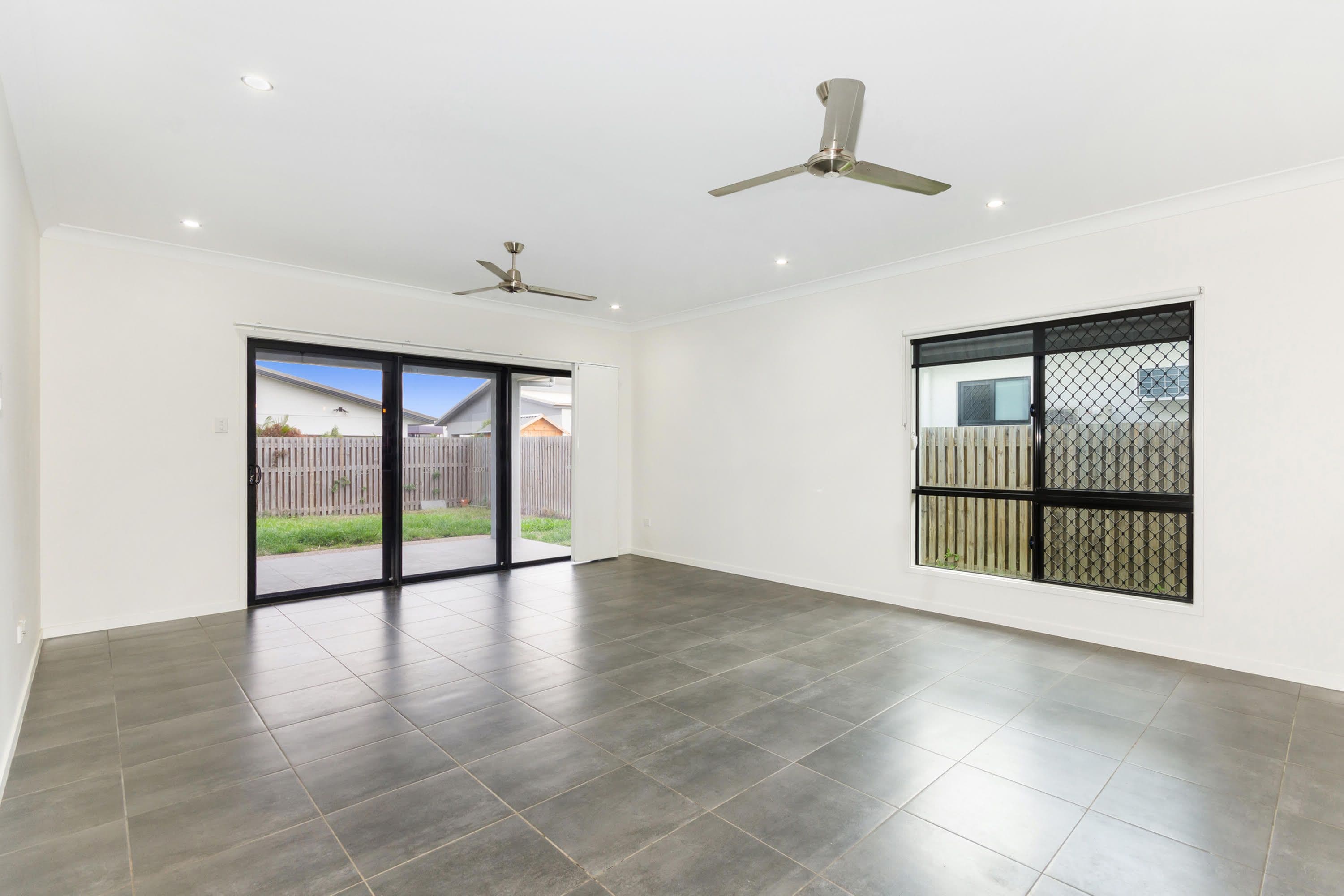 54 Bluewattle Boulevard, Rasmussen QLD 4815, Rasmussen - Thumbnail 6