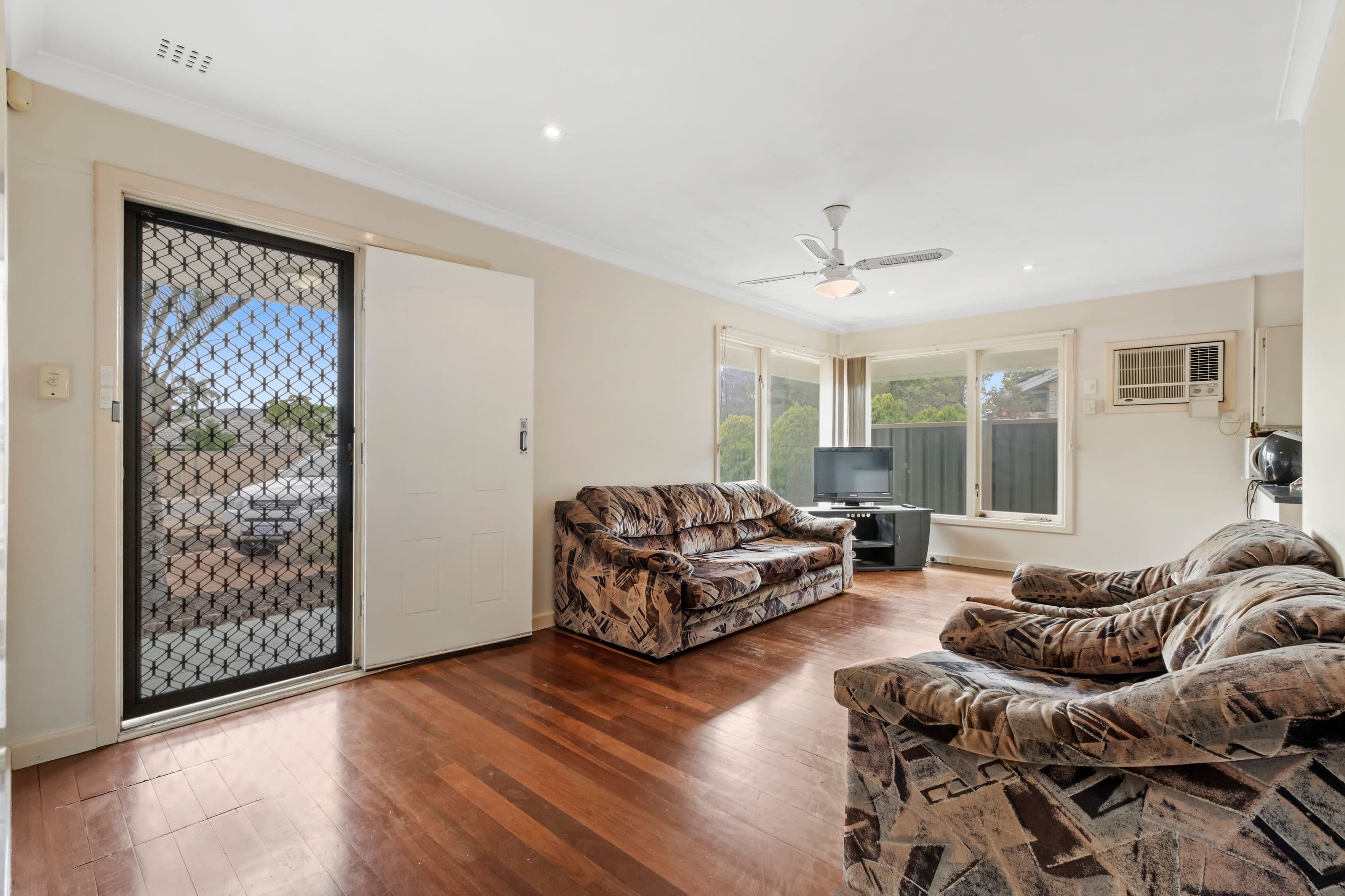 35 Willowmead Way, Kelmscott WA 6111, Kelmscott - Thumbnail 3