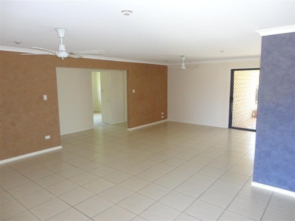 5 Glen Eagles Close, WONDUNNA QLD 4655, Wondunna - Thumbnail 4