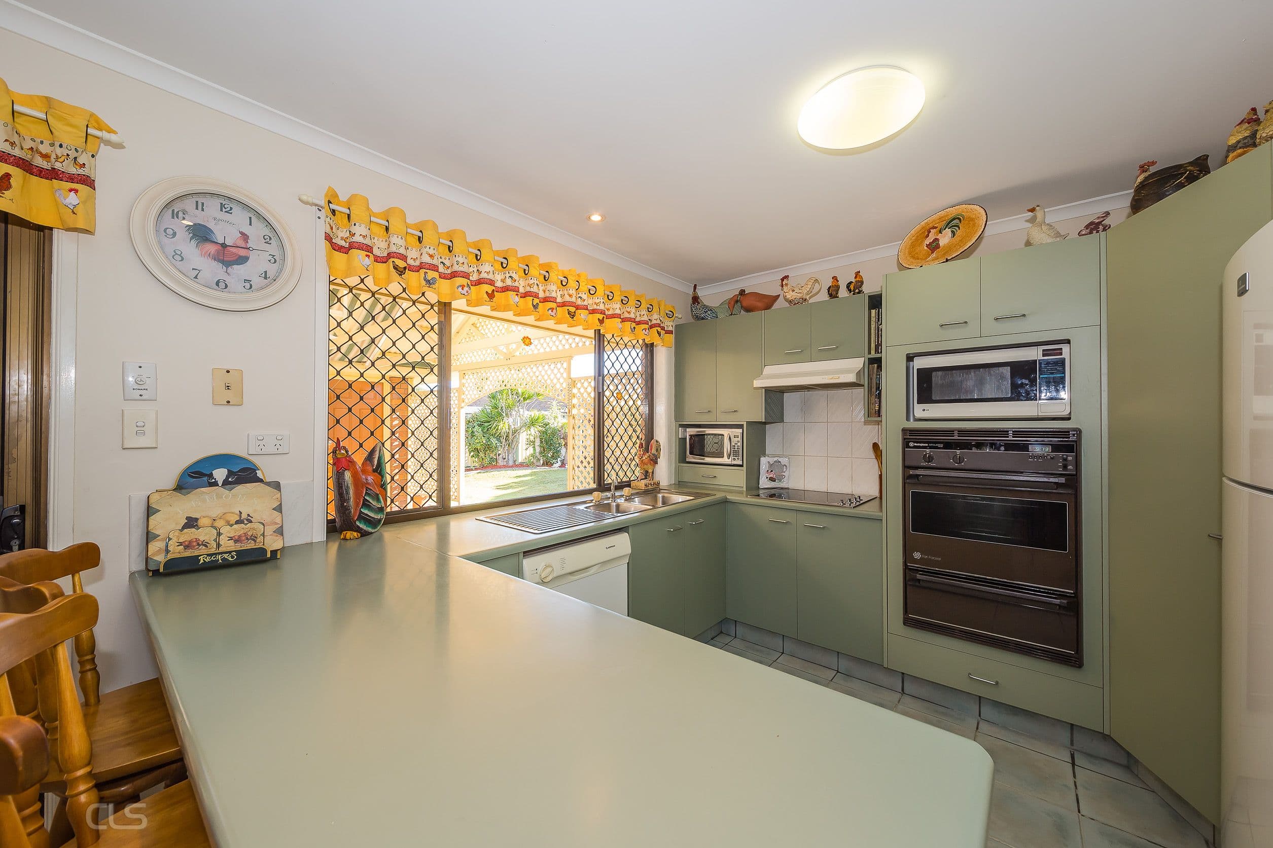 6 Lachlan Crescent, Sandstone Point QLD 4511, Sandstone Point - Thumbnail 2