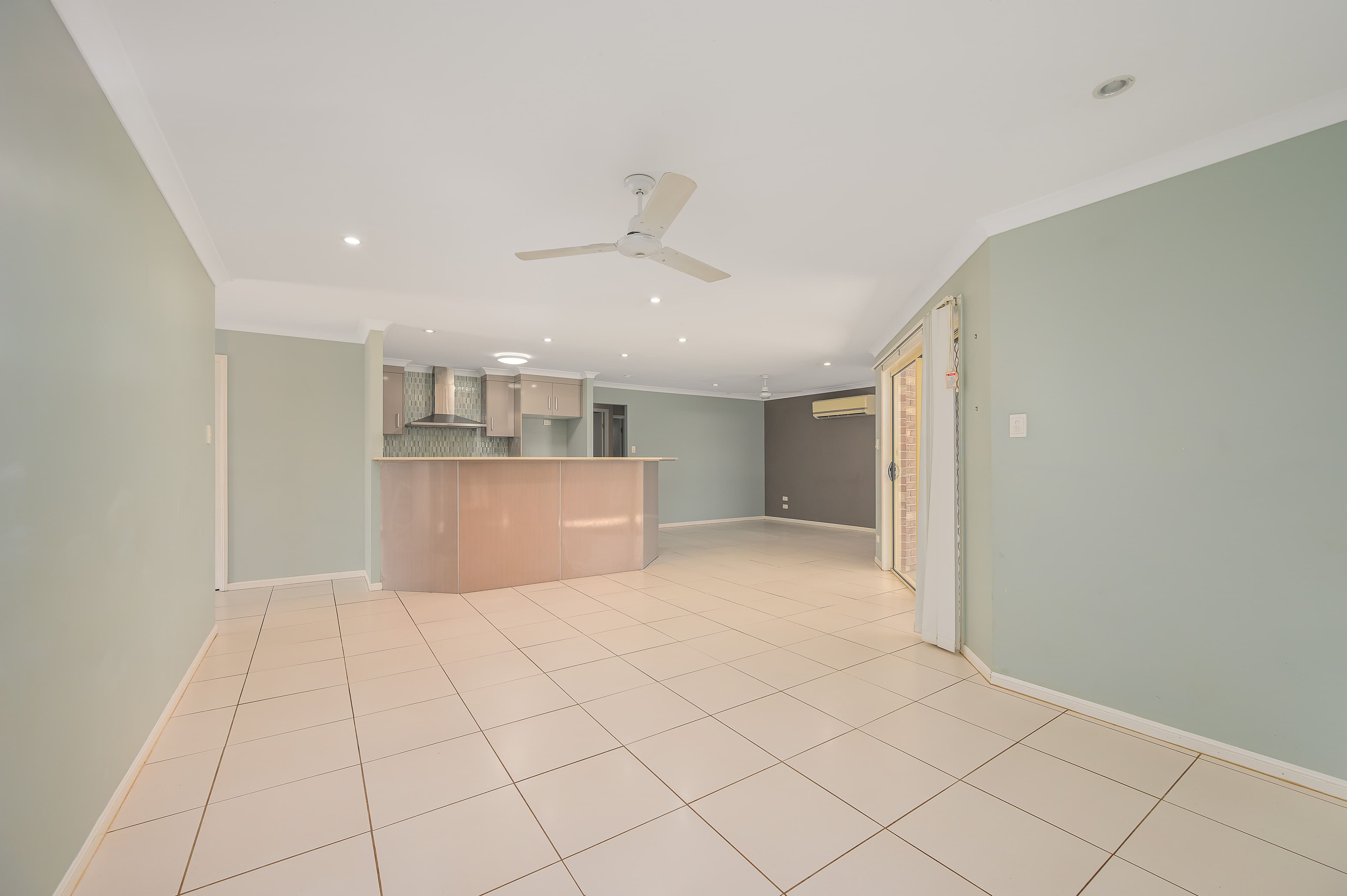 188 Sun Valley Road, Kin Kora QLD 4680, Kin Kora - Thumbnail 4