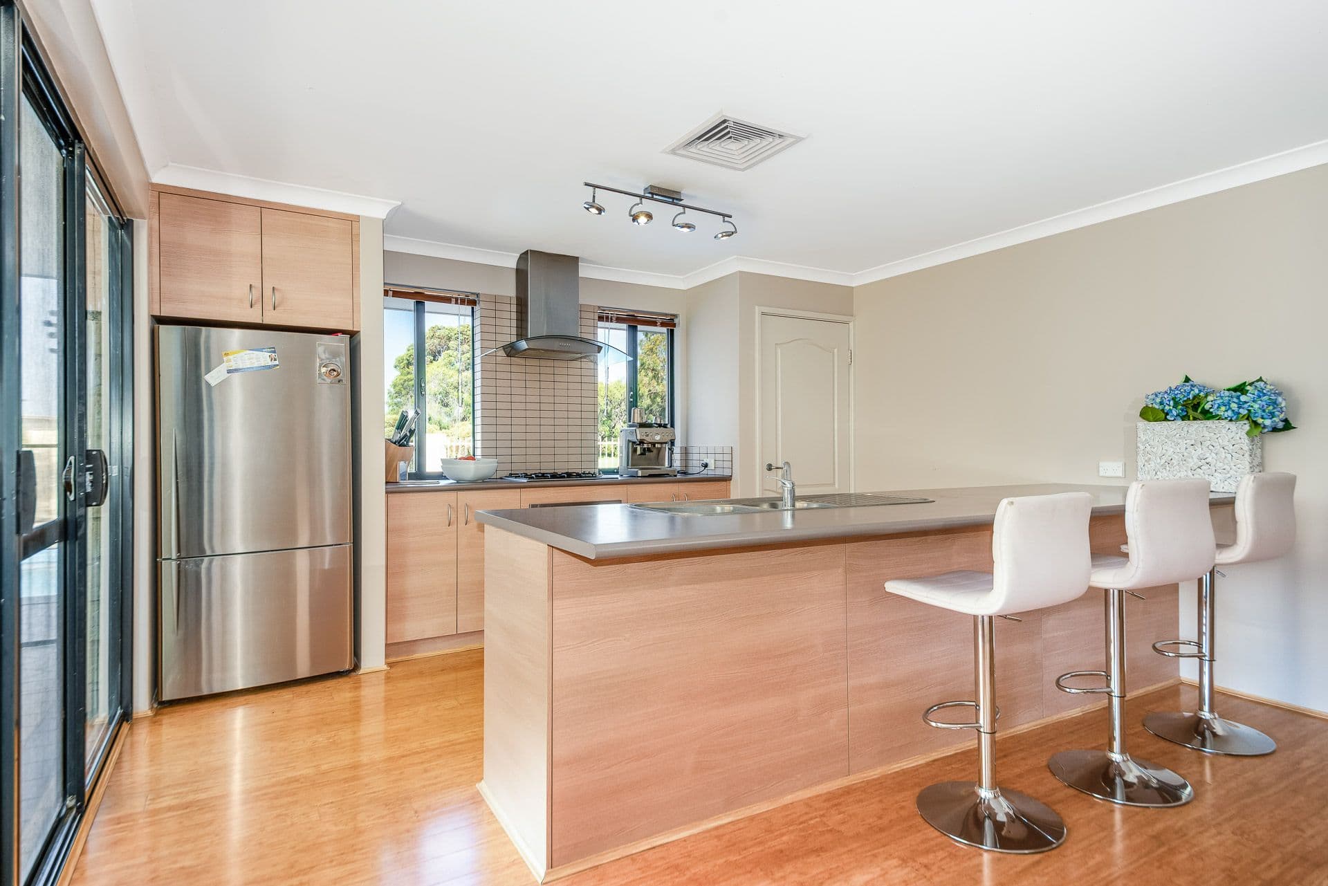 2 Fairhill Road, Australind WA 6233, Australind - Thumbnail 4