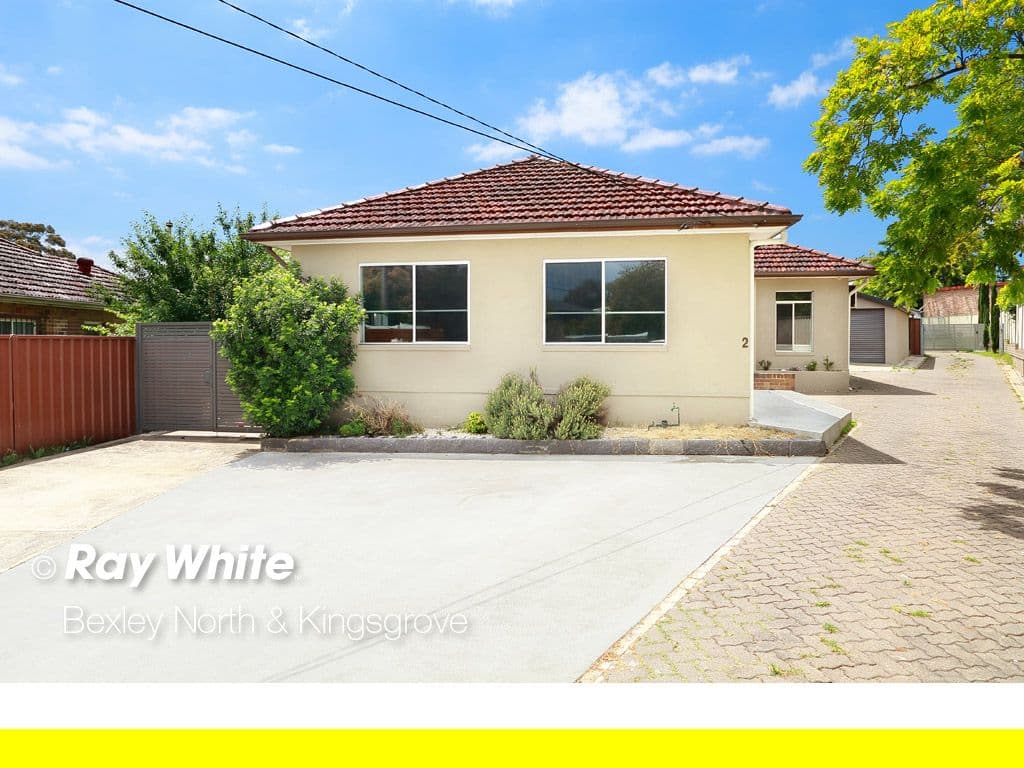 2 Gunyah Crescent, Roselands - Image 1
