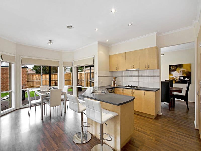 12 Lancewood Walk, SOUTH MORANG VIC 3752, South Morang - Thumbnail 4