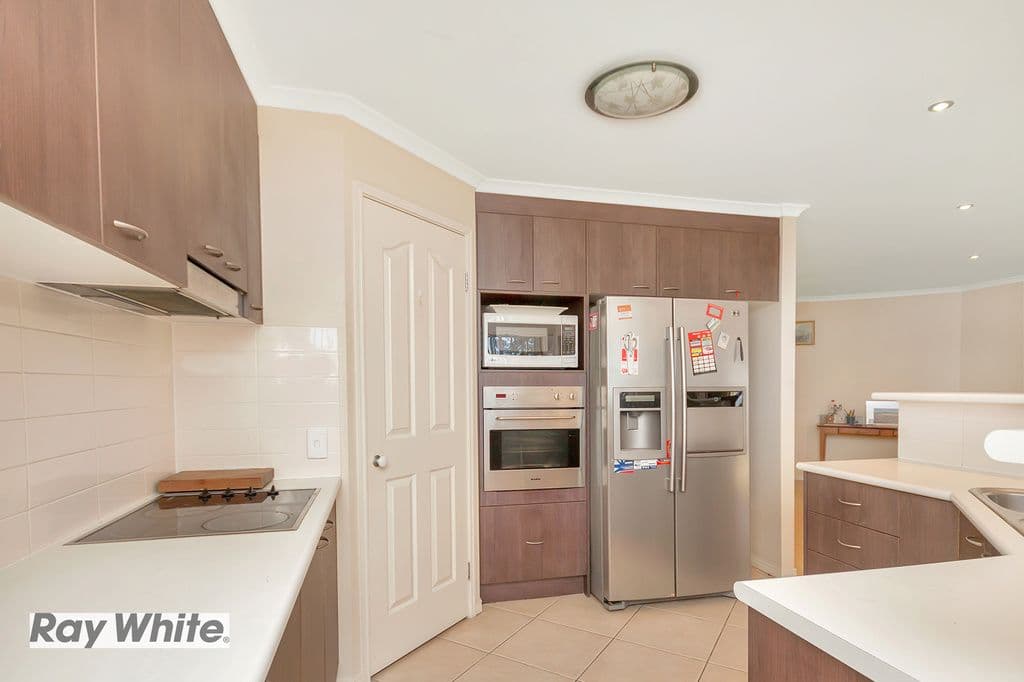 7 Whipbird Street, BELLBIRD PARK QLD 4300, Bellbird Park - Thumbnail 6