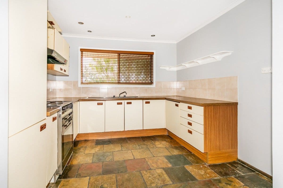 14 Carlos Street, Hillcrest QLD 4118, Hillcrest - Thumbnail 2