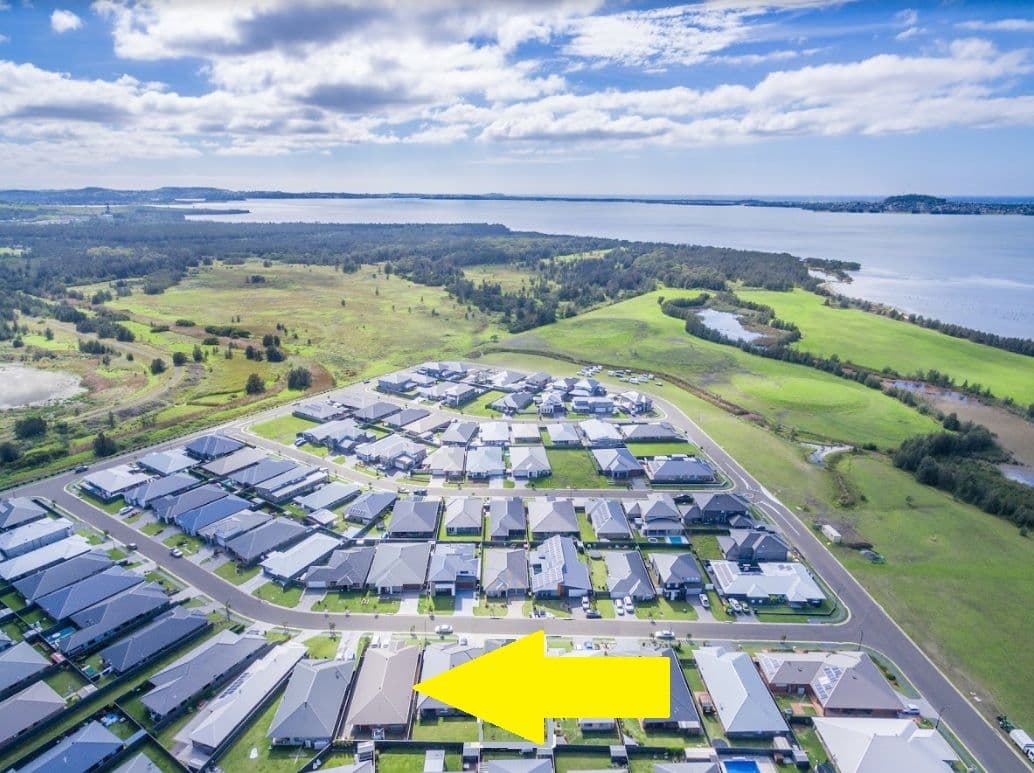 13 Peninsula Avenue, Haywards Bay - Image 1