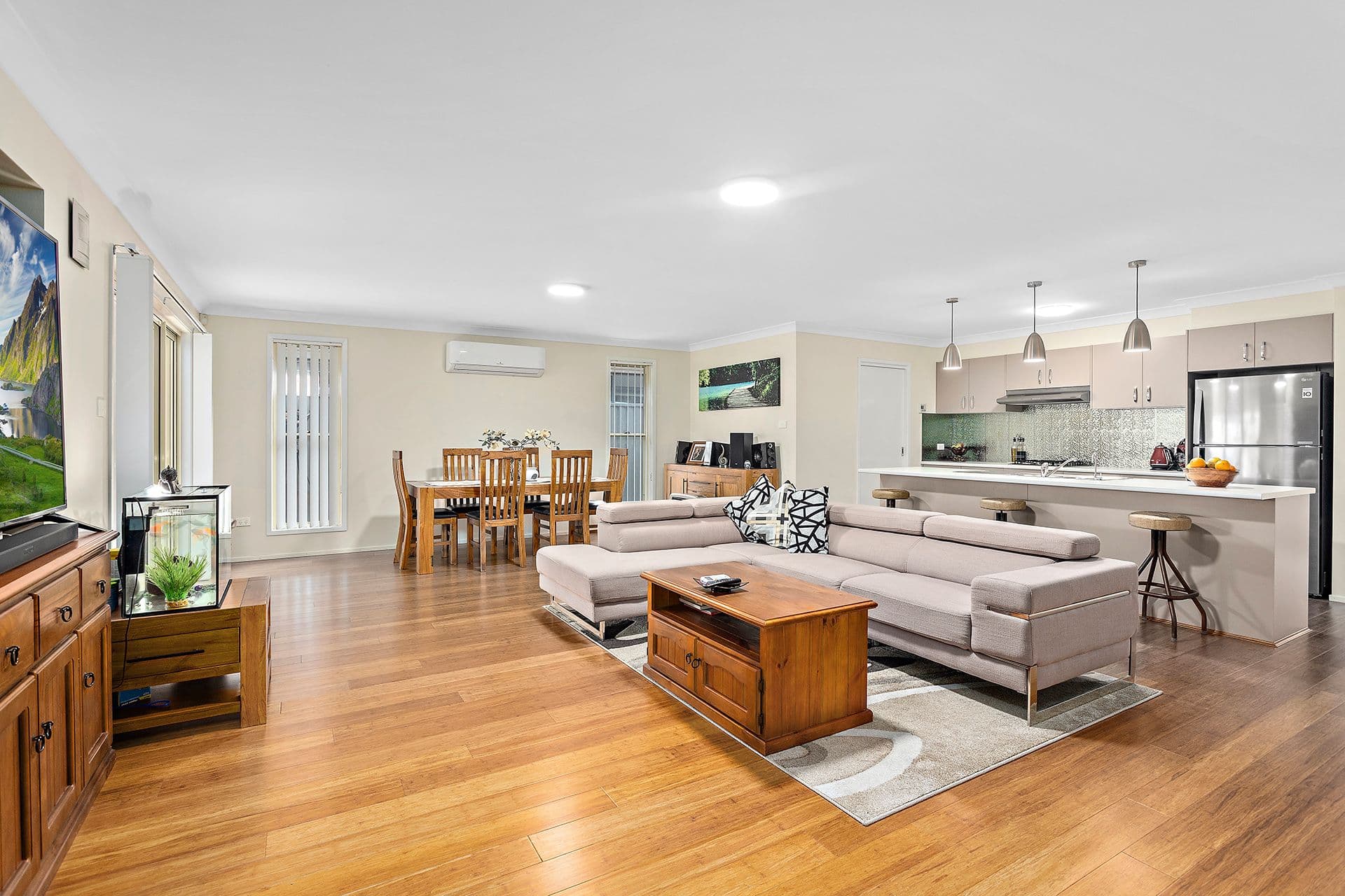13 Peninsula Avenue, Haywards Bay - Thumbnail 3