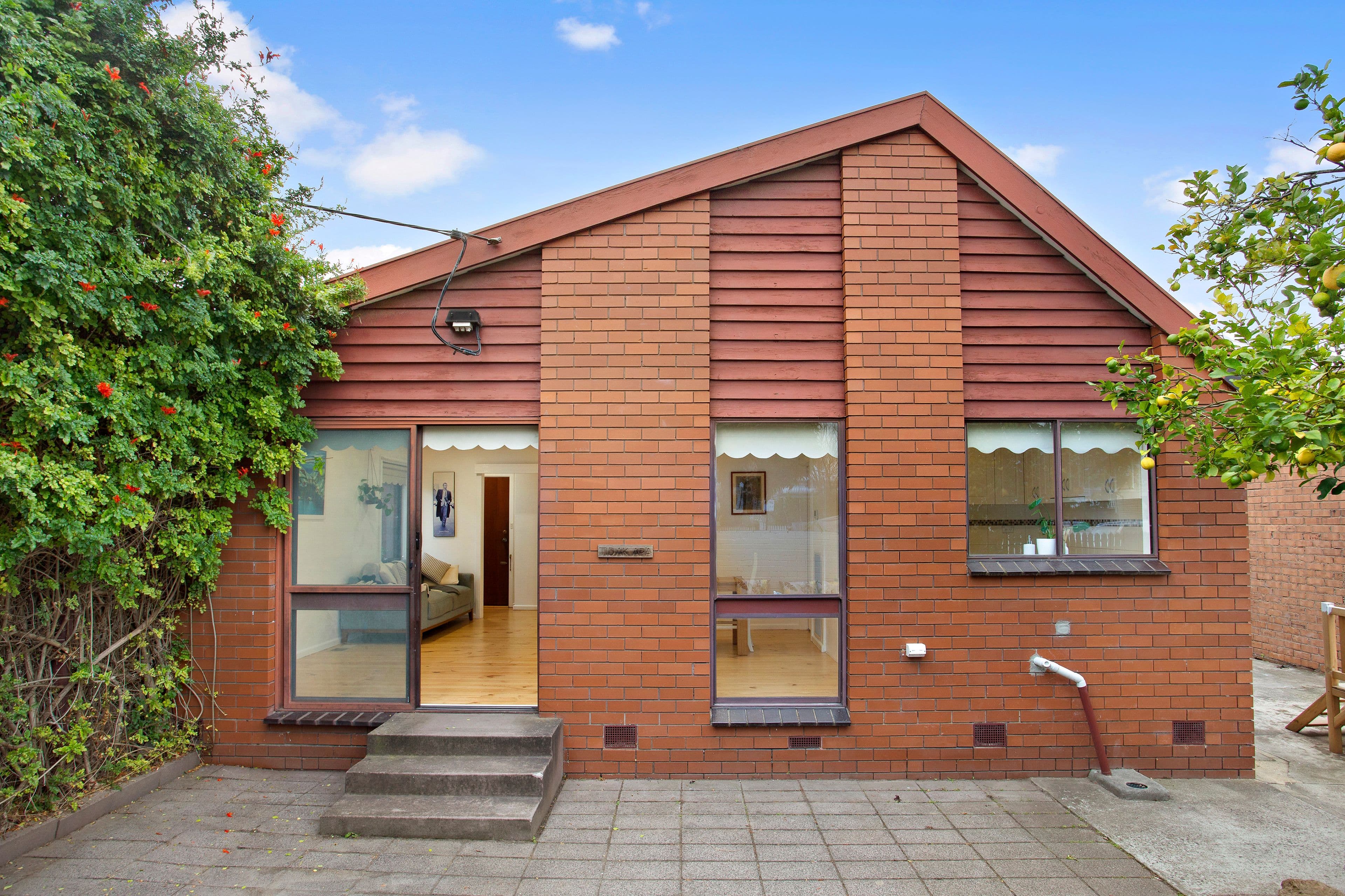 27 Latrobe Street, Hughesdale VIC 3166, Hughesdale - Thumbnail 2