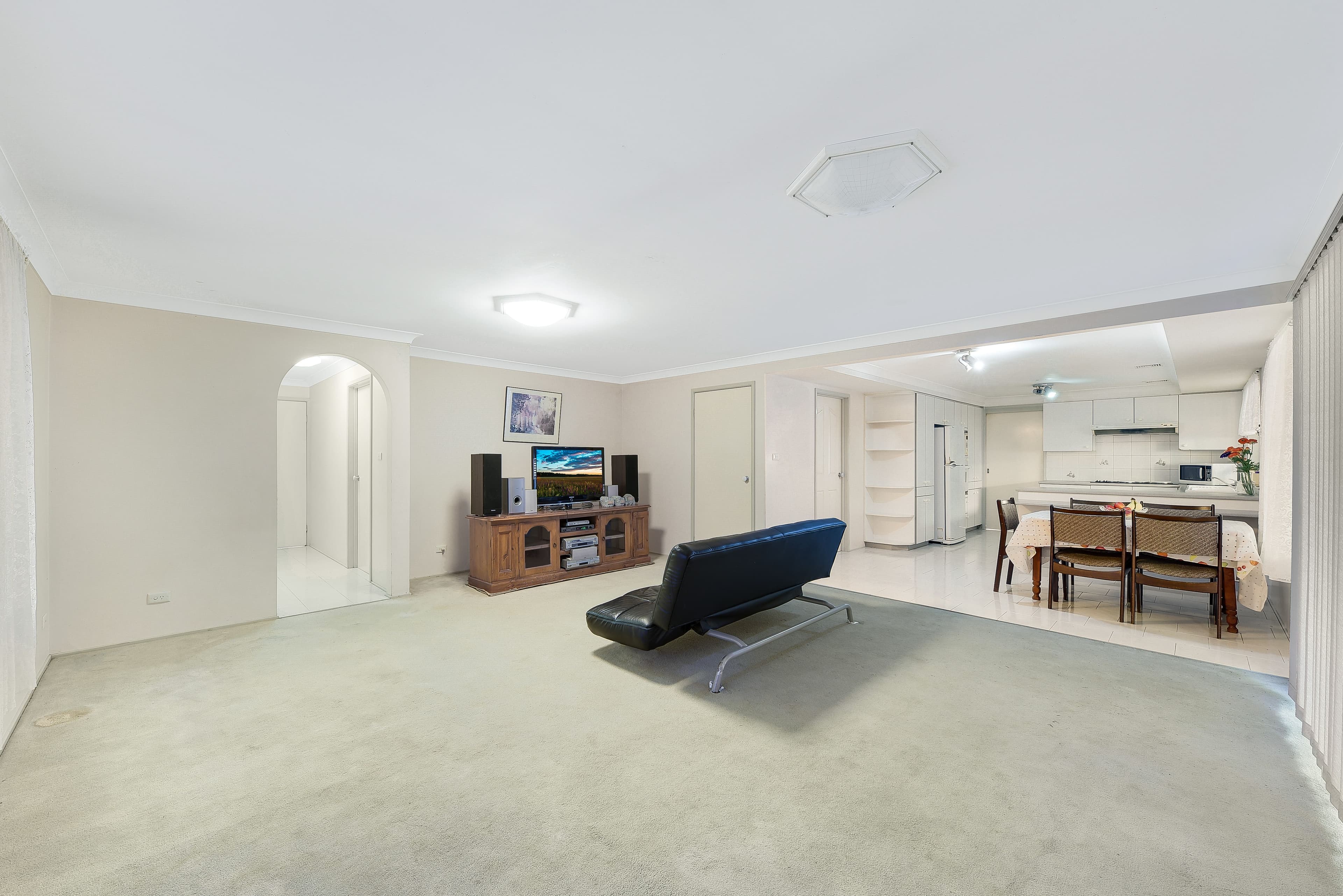 9 Lyndhurst Place, Glen Alpine - Thumbnail 2