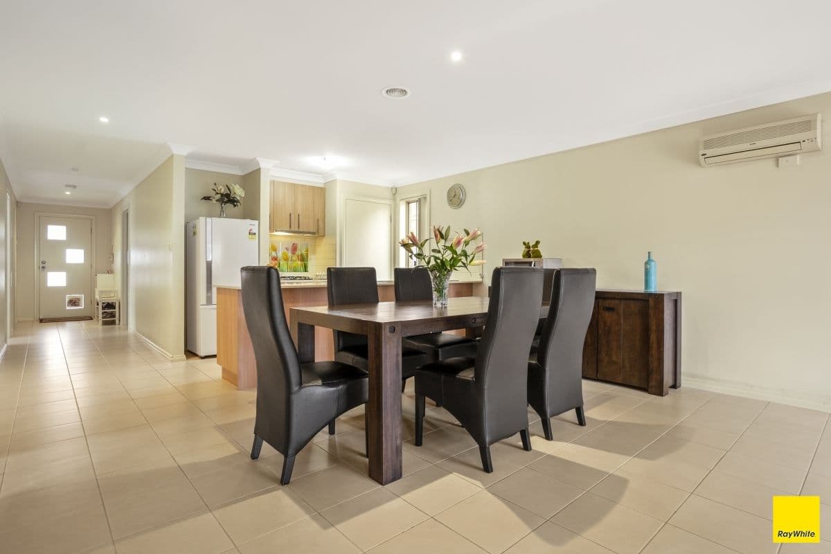 37 Dargy Amble, Point Cook VIC 3030, Point Cook - Thumbnail 2