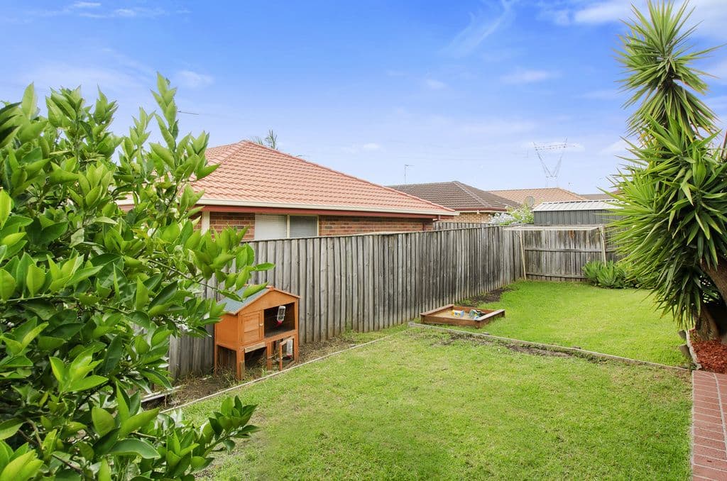 27 Karara Avenue, Horsley - Thumbnail 2