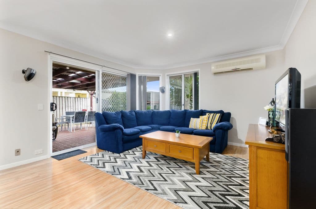 27 Karara Avenue, Horsley - Thumbnail 4