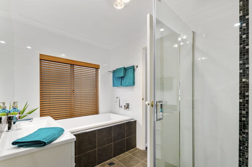 27 Karara Avenue, Horsley - Thumbnail 8
