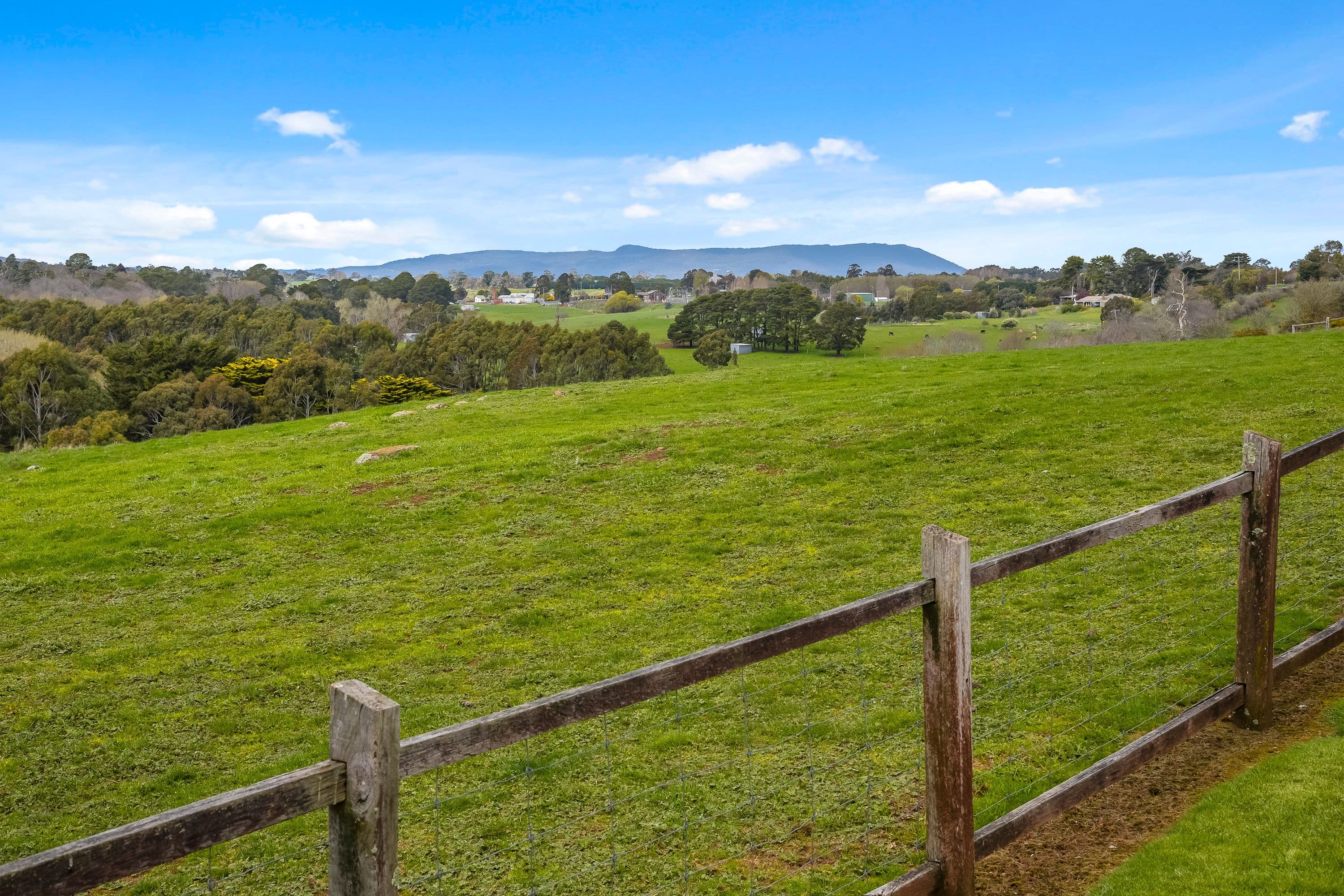 77 Flynns Lane, Kyneton VIC 3444, Kyneton - Thumbnail 2