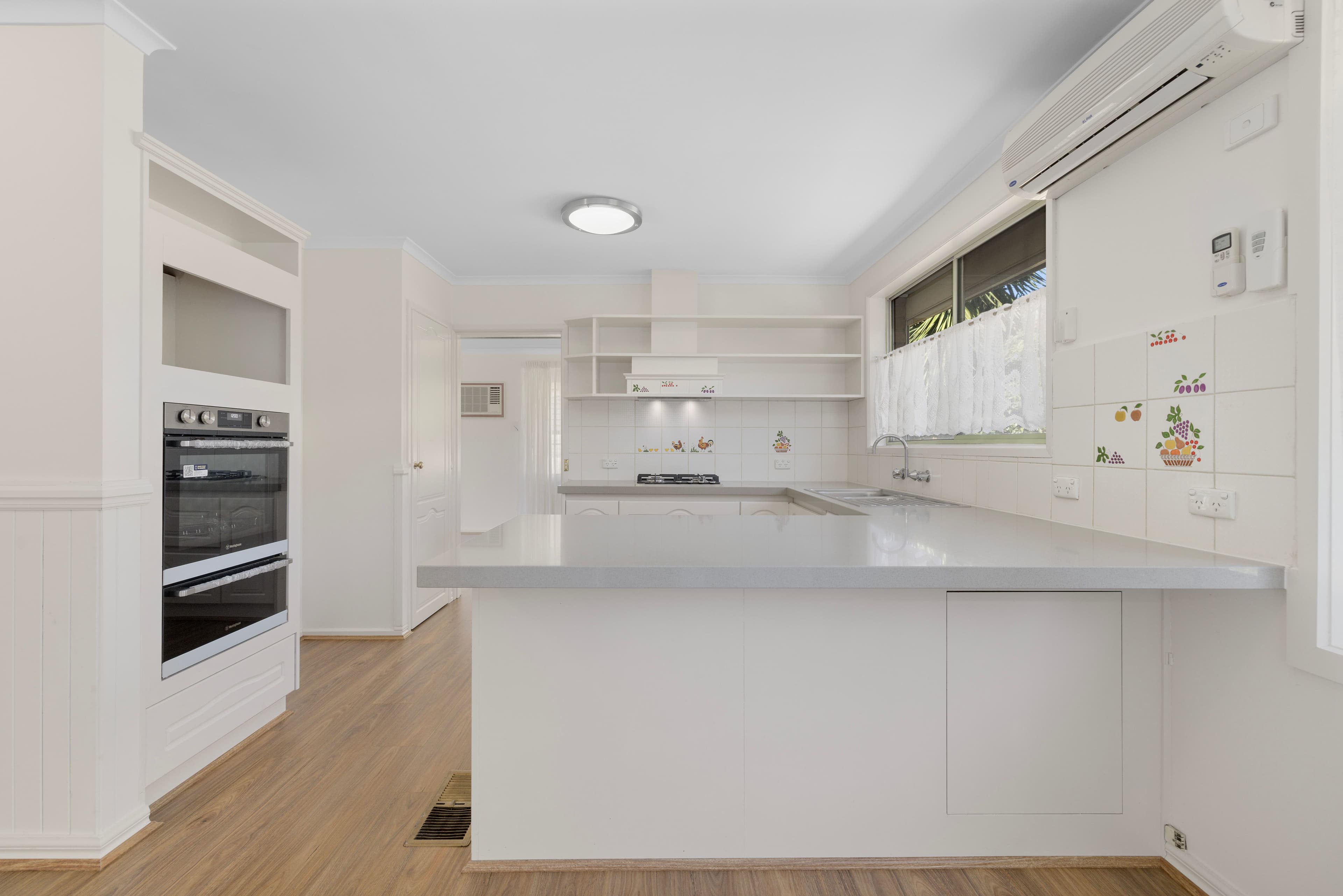 1555 Ferntree Gully Road, Knoxfield VIC 3180, Knoxfield - Thumbnail 3