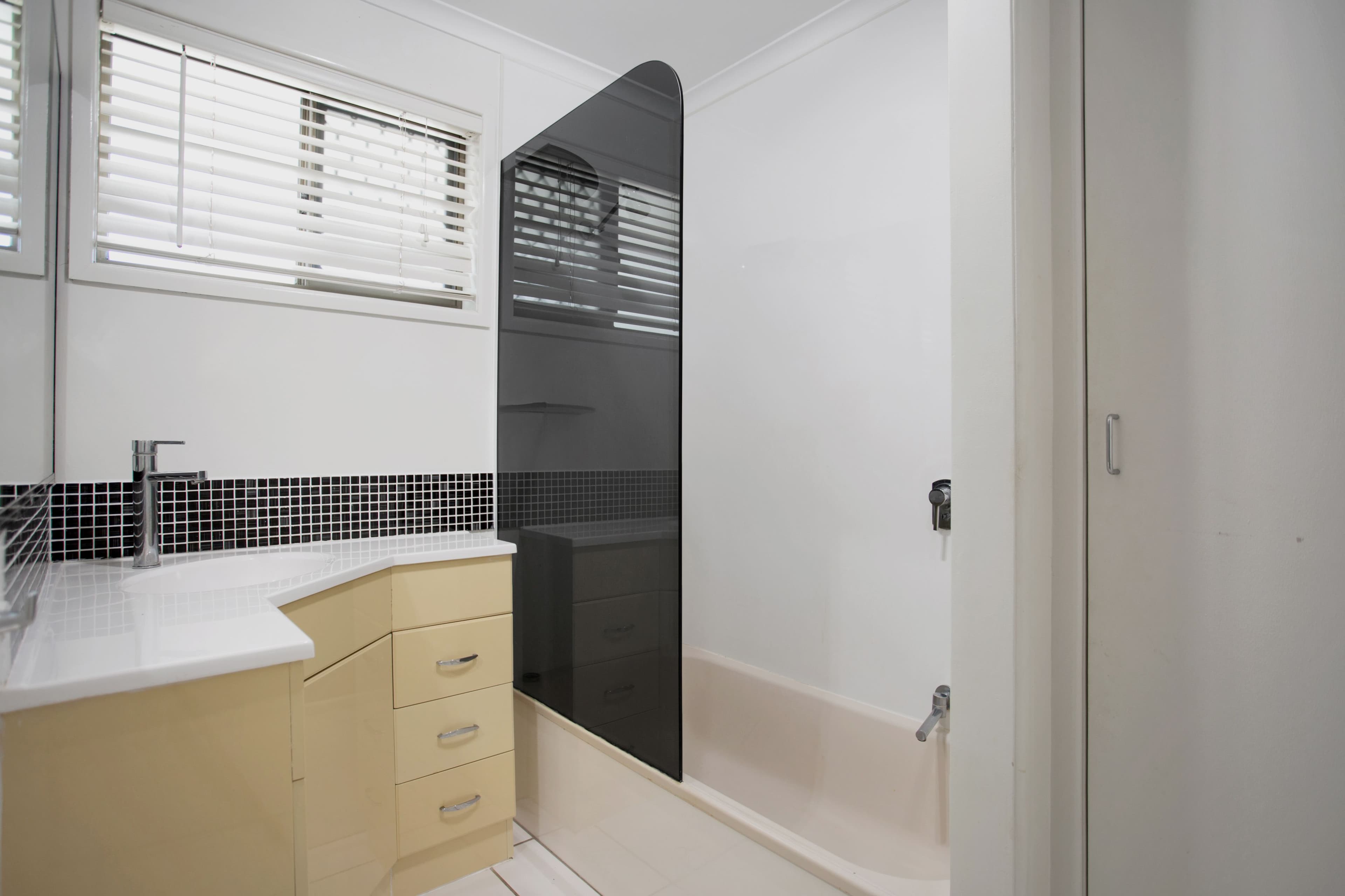 43 Holland Street, West Mackay QLD 4740, West Mackay - Thumbnail 7