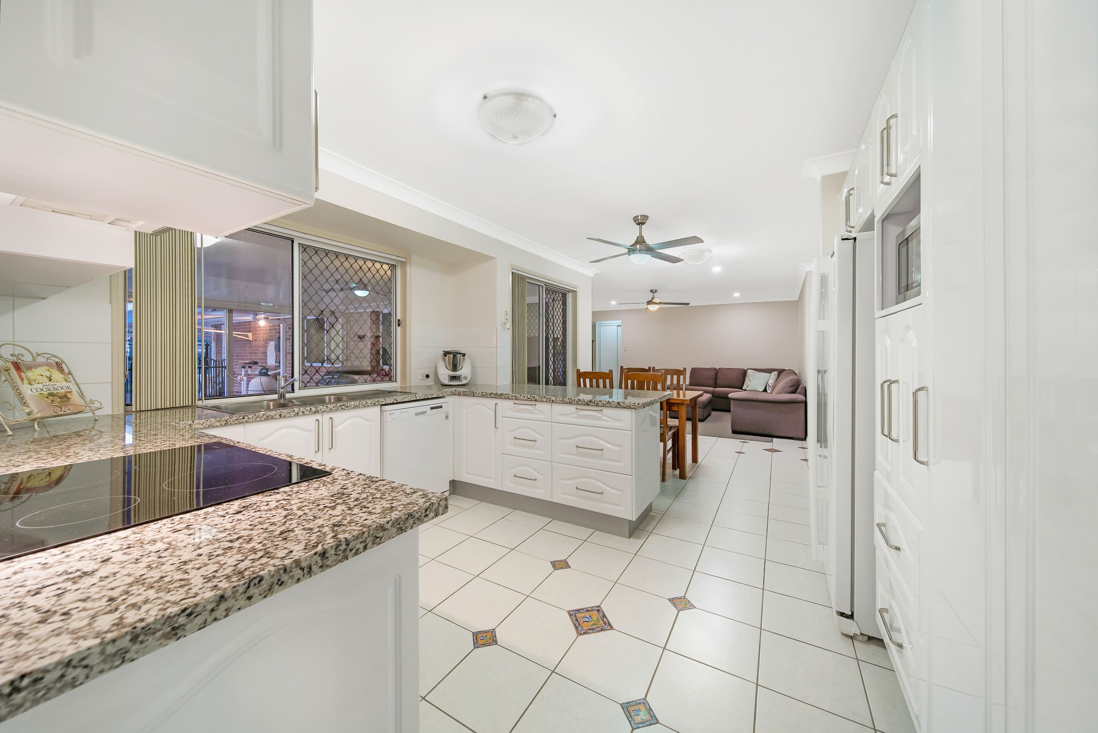 21 Eucalypt Place, Heritage Park QLD 4118, Heritage Park - Thumbnail 5