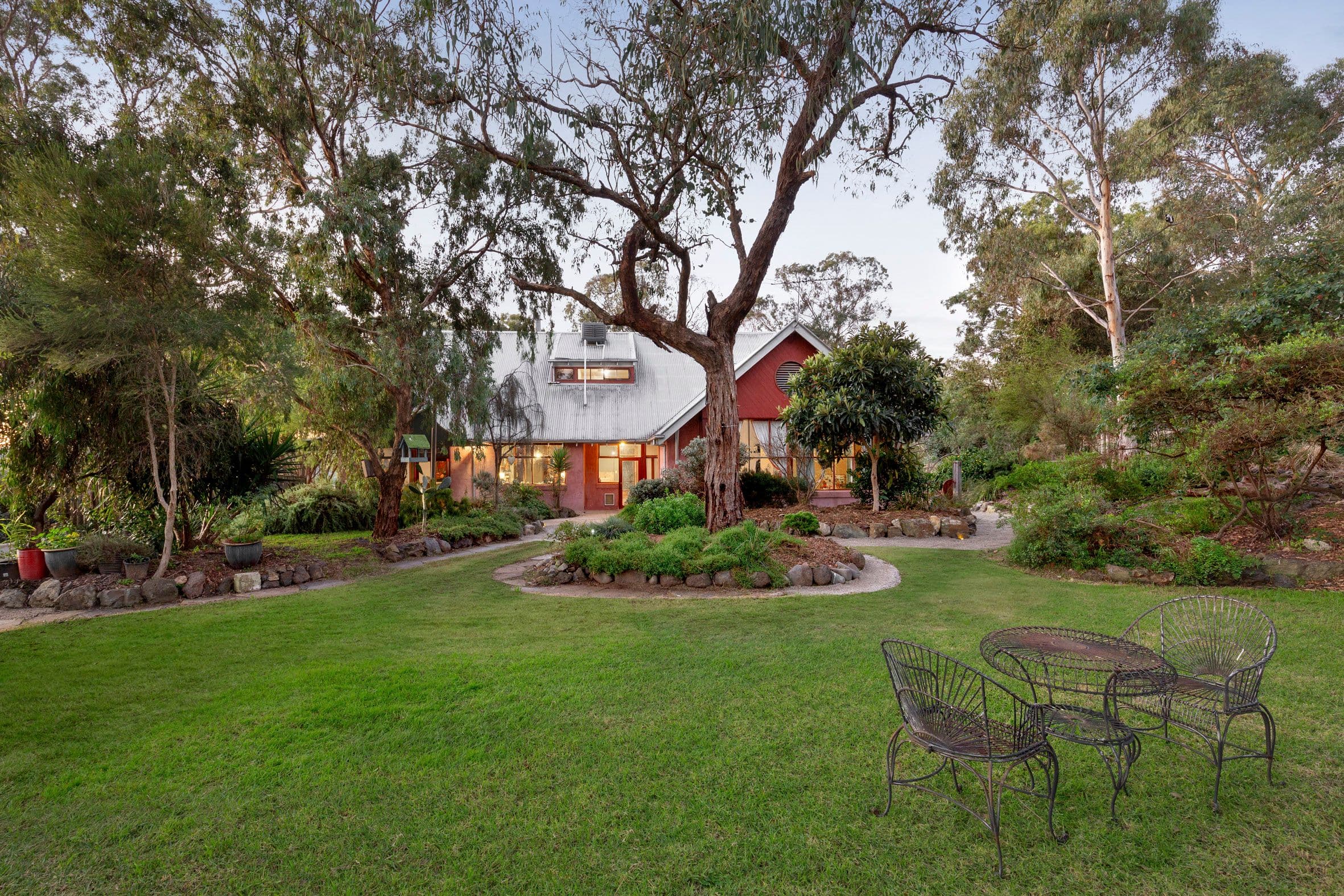 35 Piper Crescent, Eltham VIC 3095, Eltham - Thumbnail 2