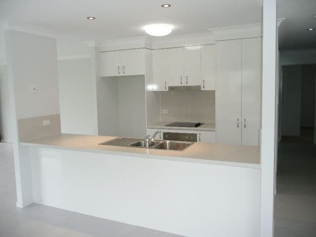 2 Portimao Court, OXENFORD QLD 4210, Oxenford - Thumbnail 5