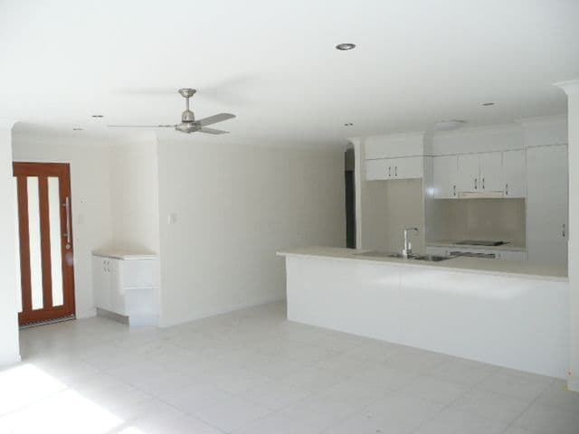 2 Portimao Court, OXENFORD QLD 4210, Oxenford - Thumbnail 7