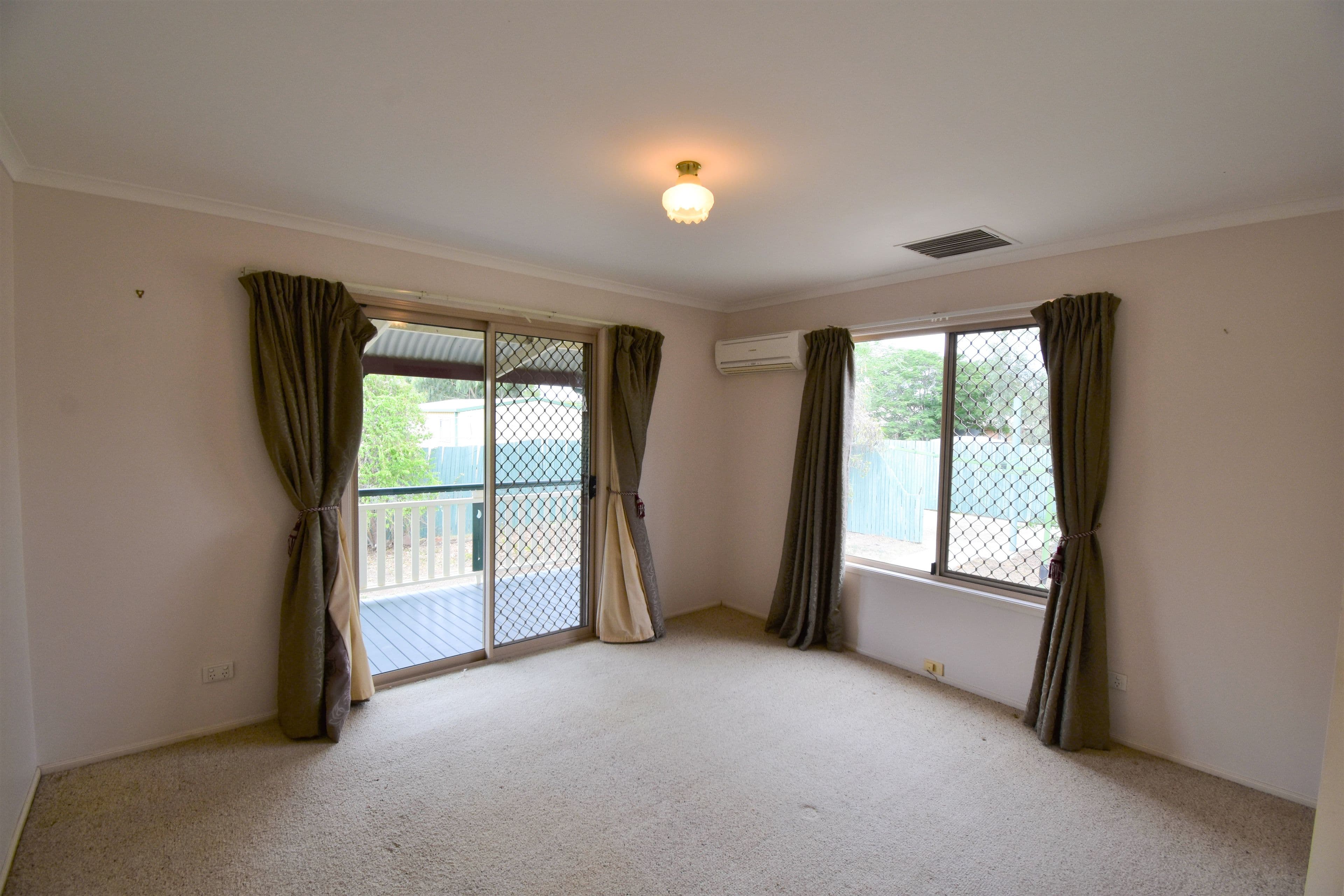 27 Robin Road, Longreach QLD 4730, Longreach - Thumbnail 6