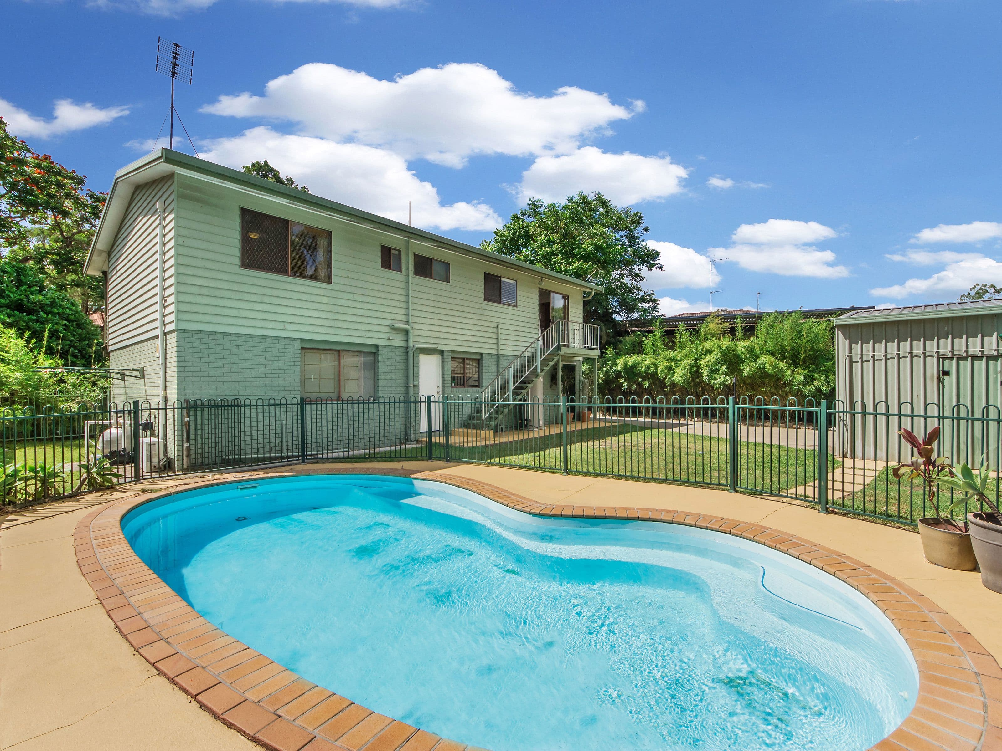 25 Warana Avenue, Southport QLD 4215, Southport - Thumbnail 2