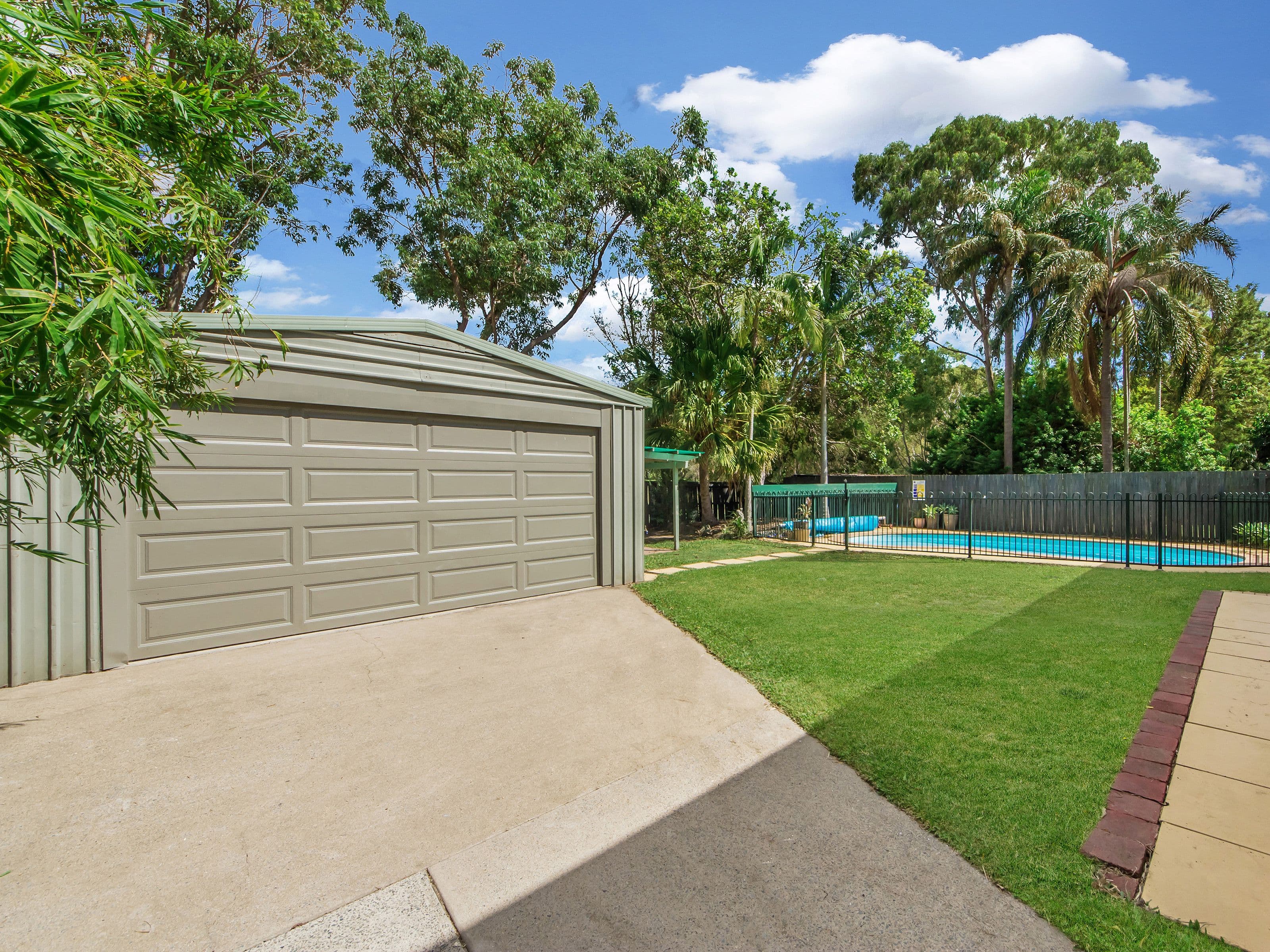 25 Warana Avenue, Southport QLD 4215, Southport - Thumbnail 3