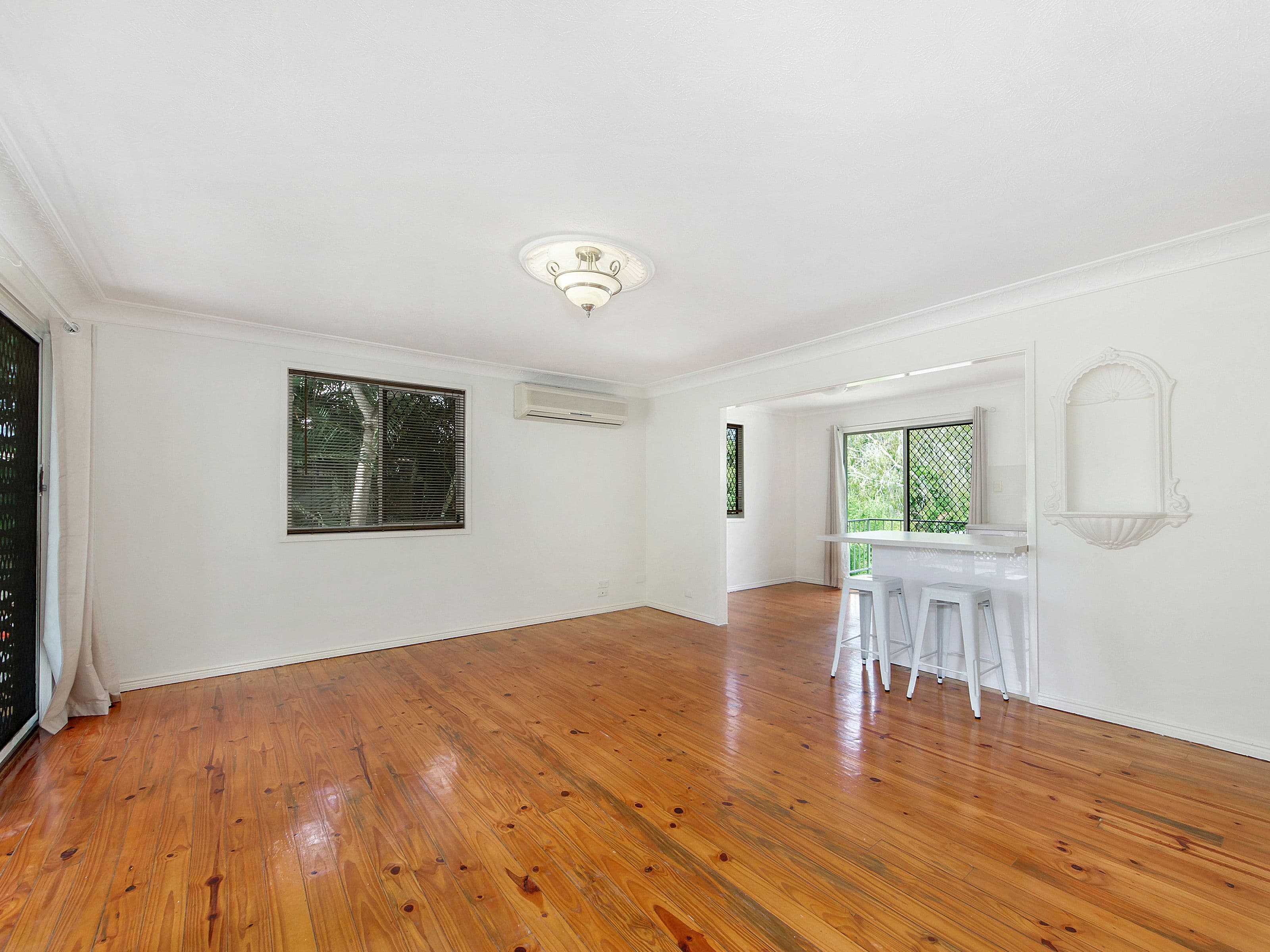 25 Warana Avenue, Southport QLD 4215, Southport - Thumbnail 6